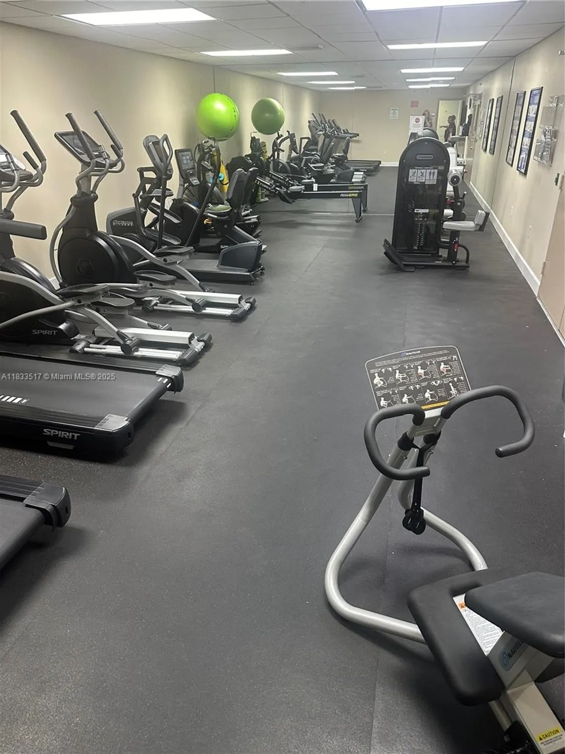 Property Slideshow image 8 of 20 | 1201 s ocean dr 318s, Hollywood, FL, 33019