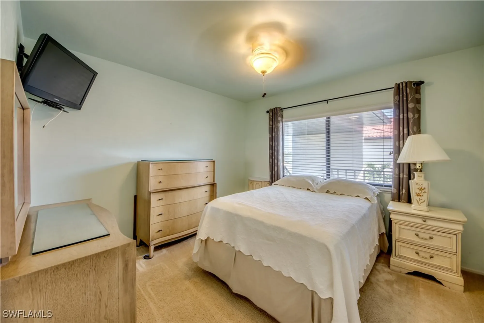 Property Slideshow image 14 of 24 | 11060 caravel cir 309, Fort Myers, FL, 33908