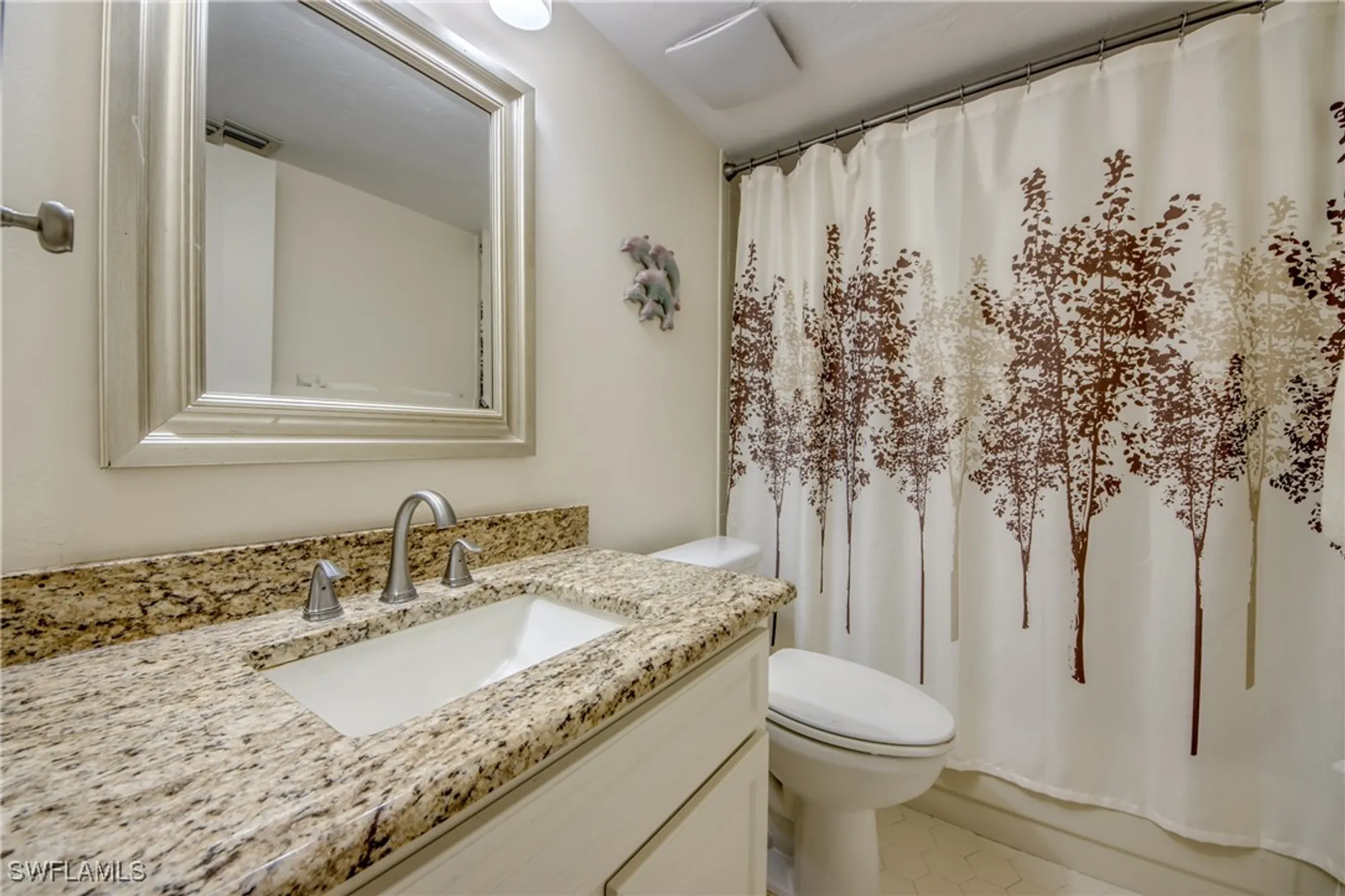 Property Slideshow image 15 of 24 | 11060 caravel cir 309, Fort Myers, FL, 33908
