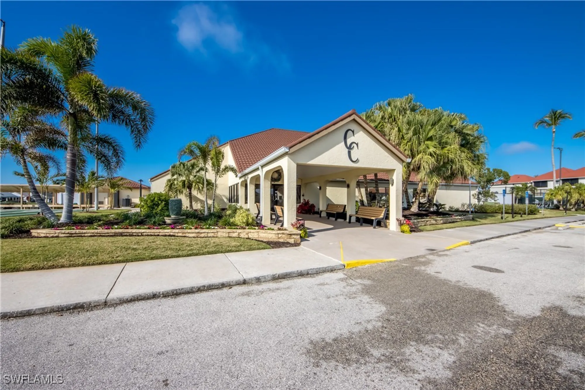 Property Slideshow image 19 of 24 | 11060 caravel cir 309, Fort Myers, FL, 33908