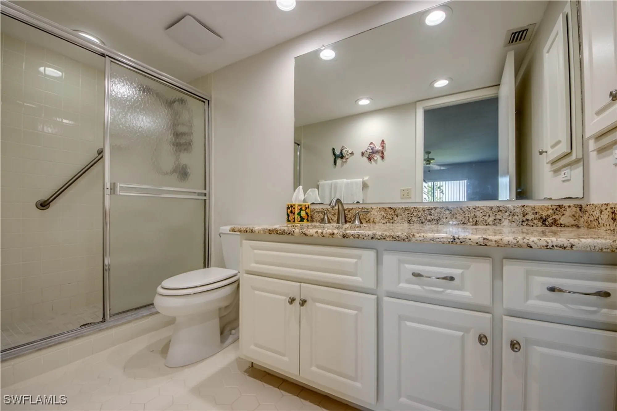 Property Slideshow image 13 of 24 | 11060 caravel cir 309, Fort Myers, FL, 33908