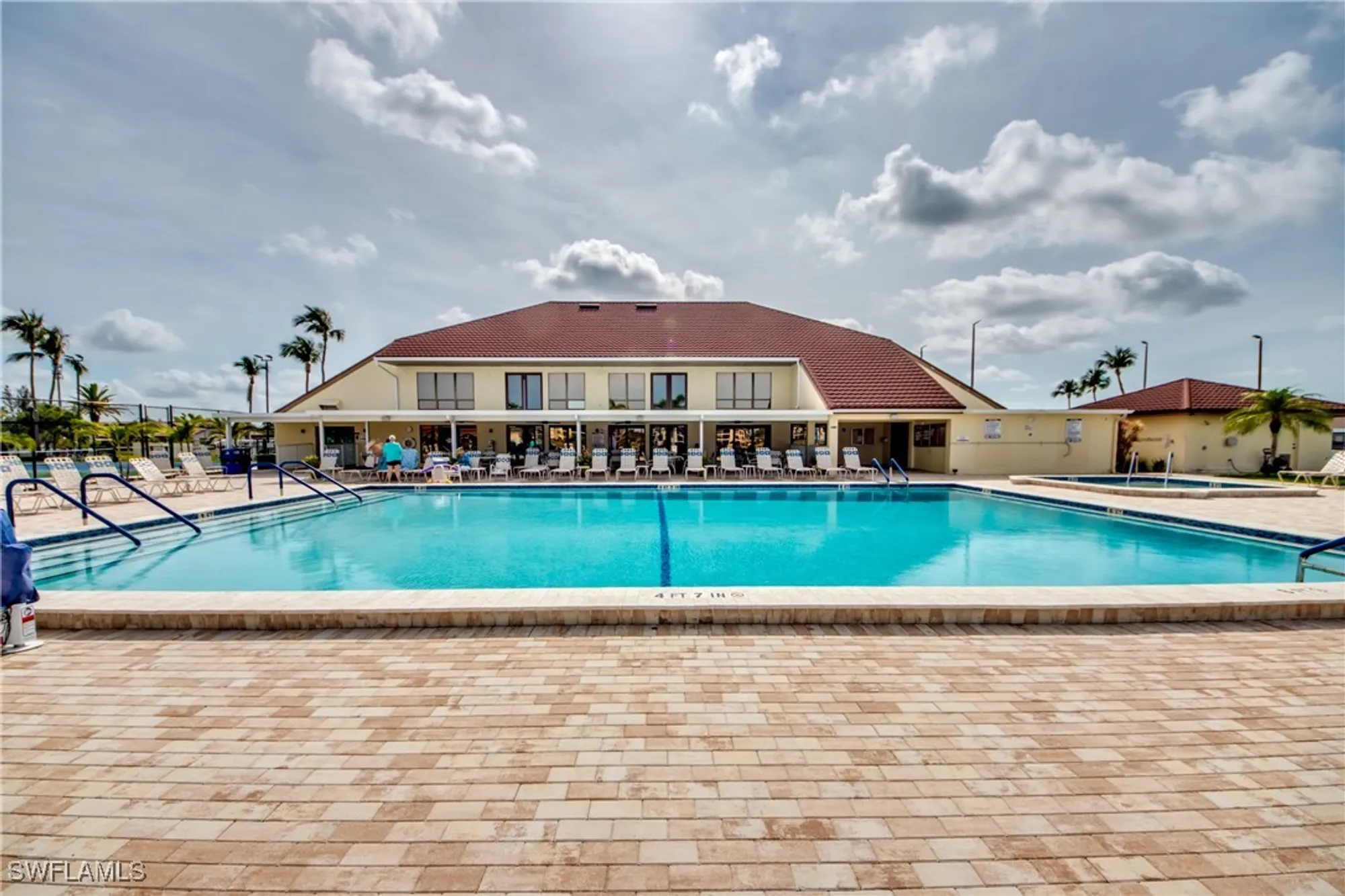 Property Slideshow image 21 of 24 | 11060 caravel cir 309, Fort Myers, FL, 33908