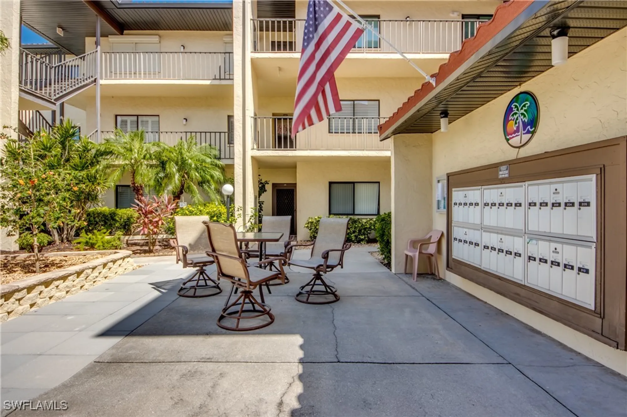 Property Slideshow image 5 of 24 | 11060 caravel cir 309, Fort Myers, FL, 33908
