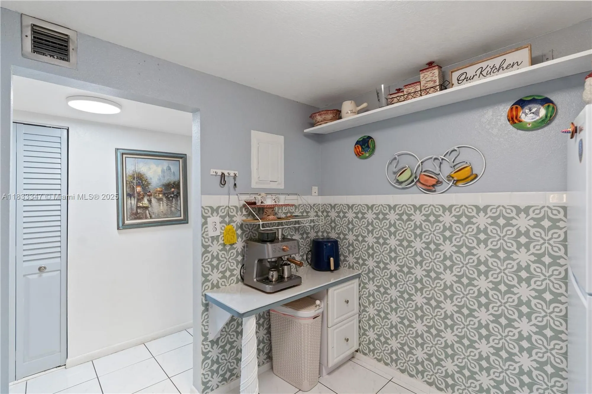 Property Slideshow image 10 of 28 | 8150 w mcnab rd apt 104, Tamarac, FL, 33321