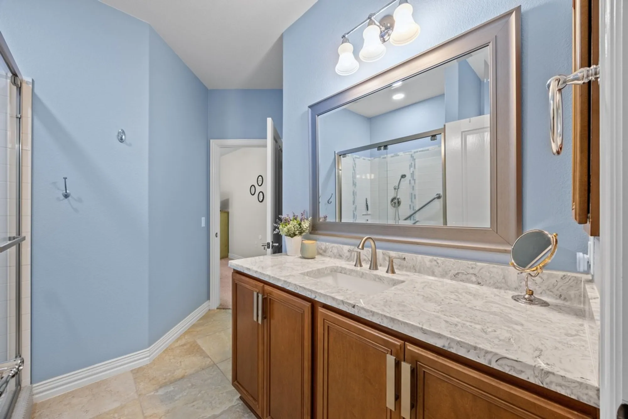 Property Slideshow image 17 of 36 | 310 pipe creek ln, Georgetown, TX, 78633