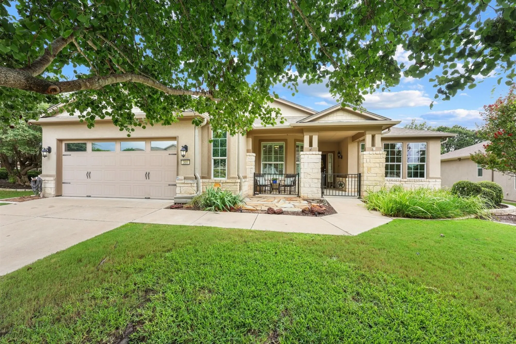 Property Slideshow image 24 of 36 | 310 pipe creek ln, Georgetown, TX, 78633