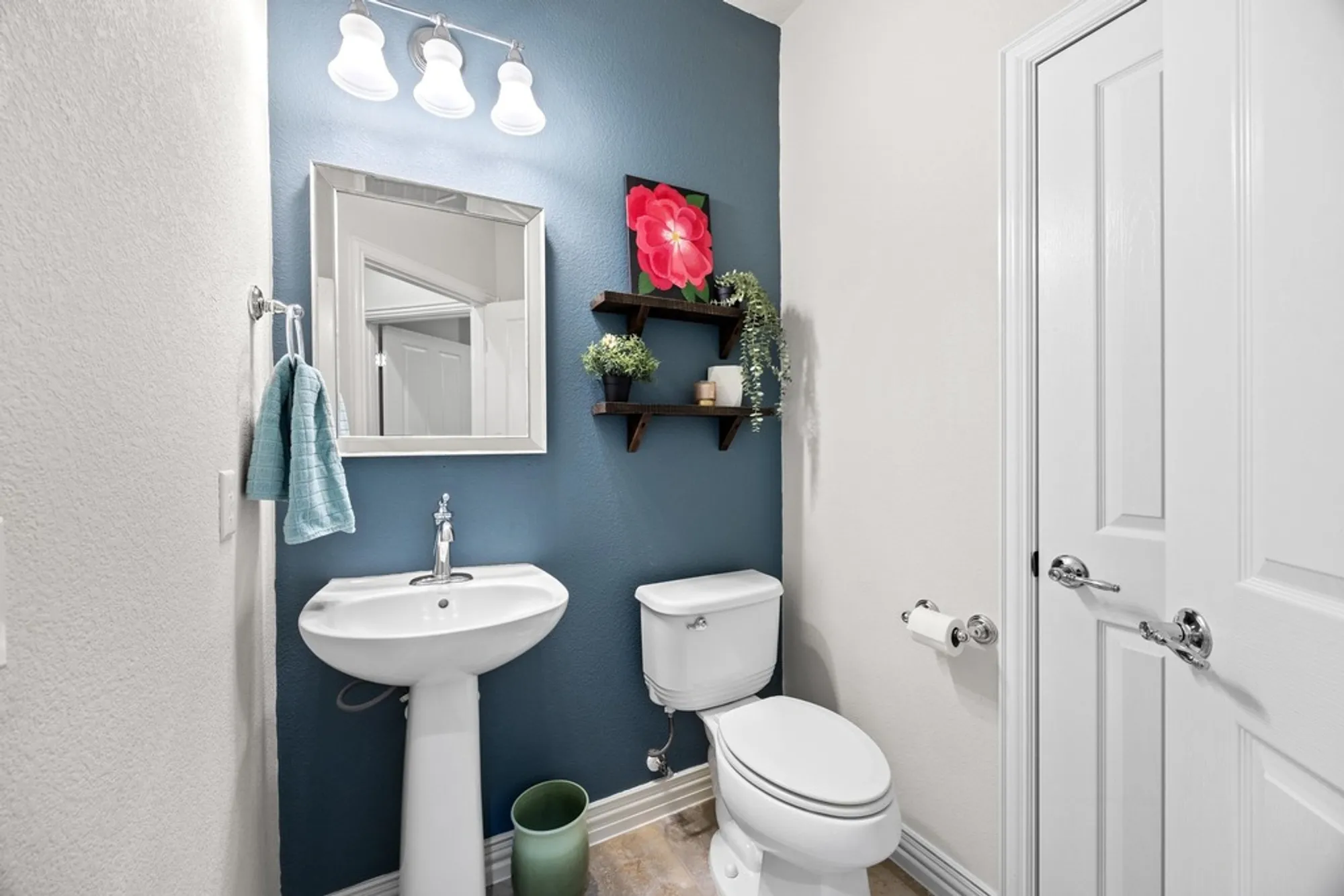 Property Slideshow image 22 of 36 | 310 pipe creek ln, Georgetown, TX, 78633