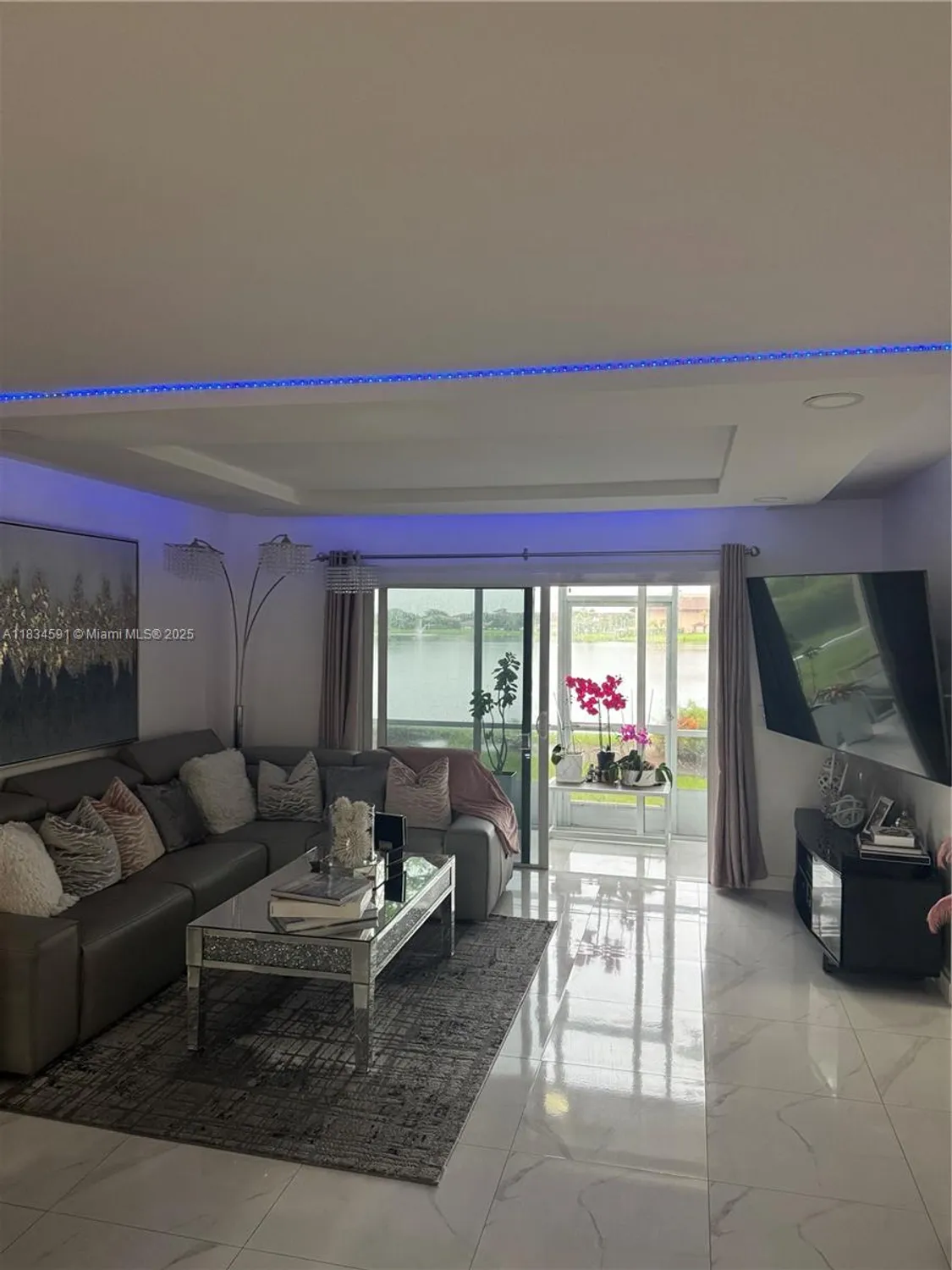 Property Slideshow image 11 of 28 | 13355 sw 16th ct 105e, Pembroke Pines, FL, 33027