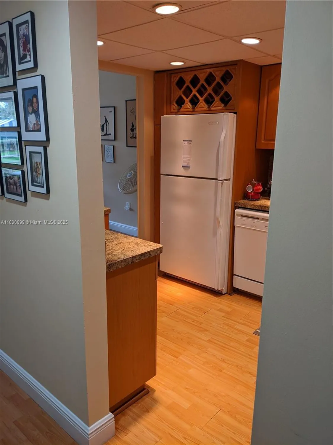 Property Slideshow image 3 of 10 | 900 saint charles pl l6, Pembroke Pines, FL, 33026