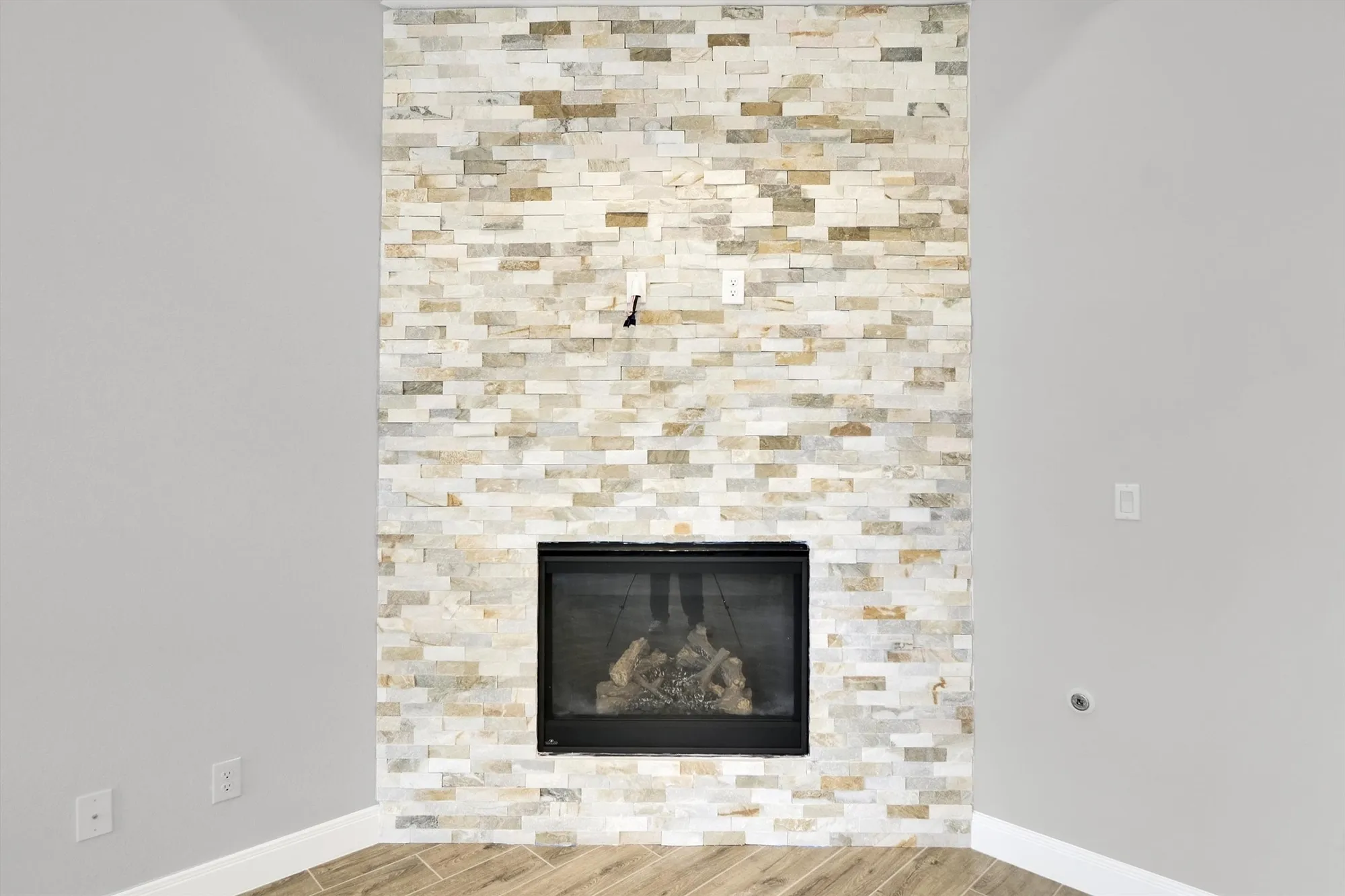 Property Slideshow image 4 of 24 | 5714 caracara st, Manvel, TX, 77578