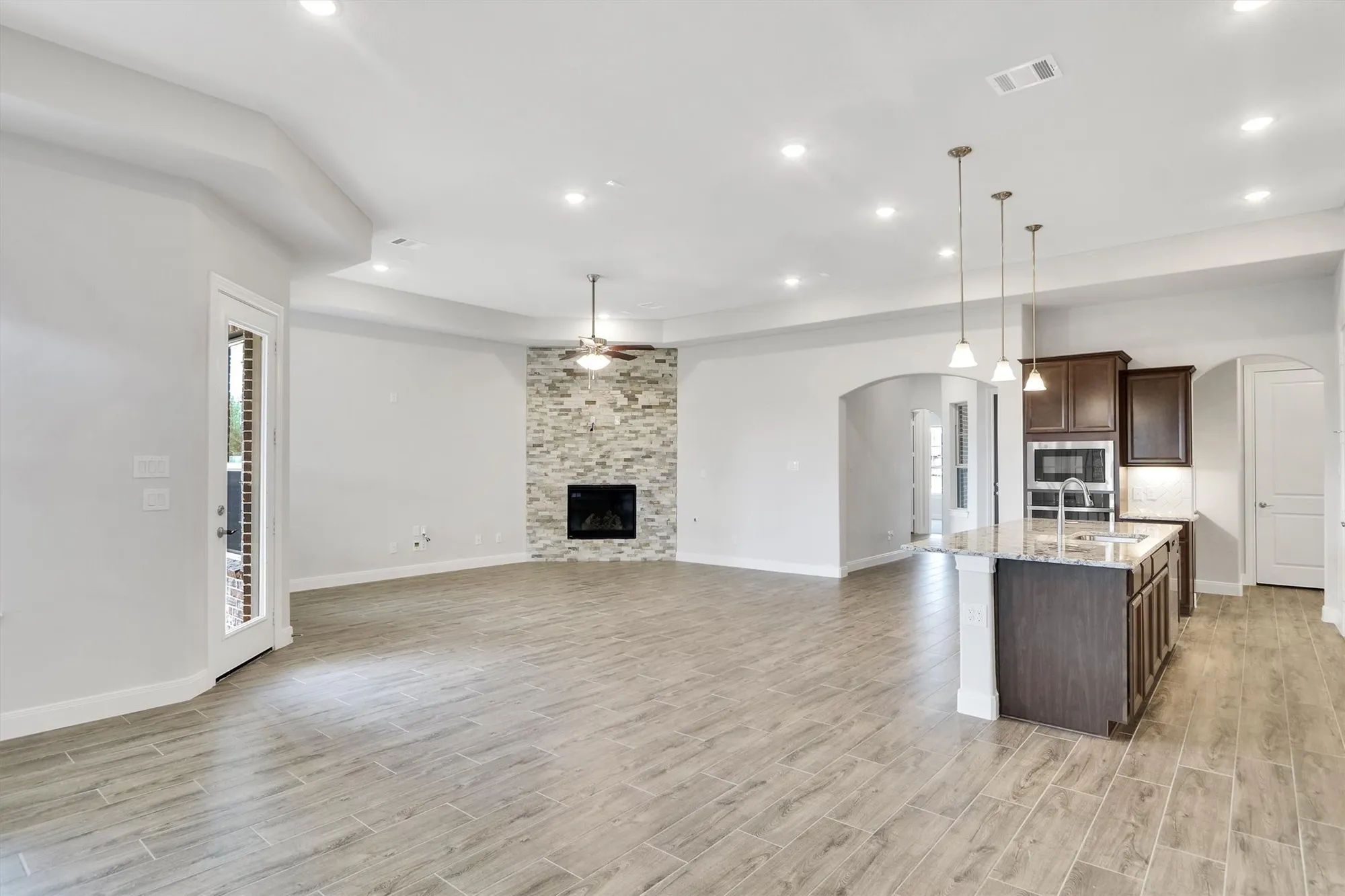 Property Slideshow image 5 of 24 | 5714 caracara st, Manvel, TX, 77578