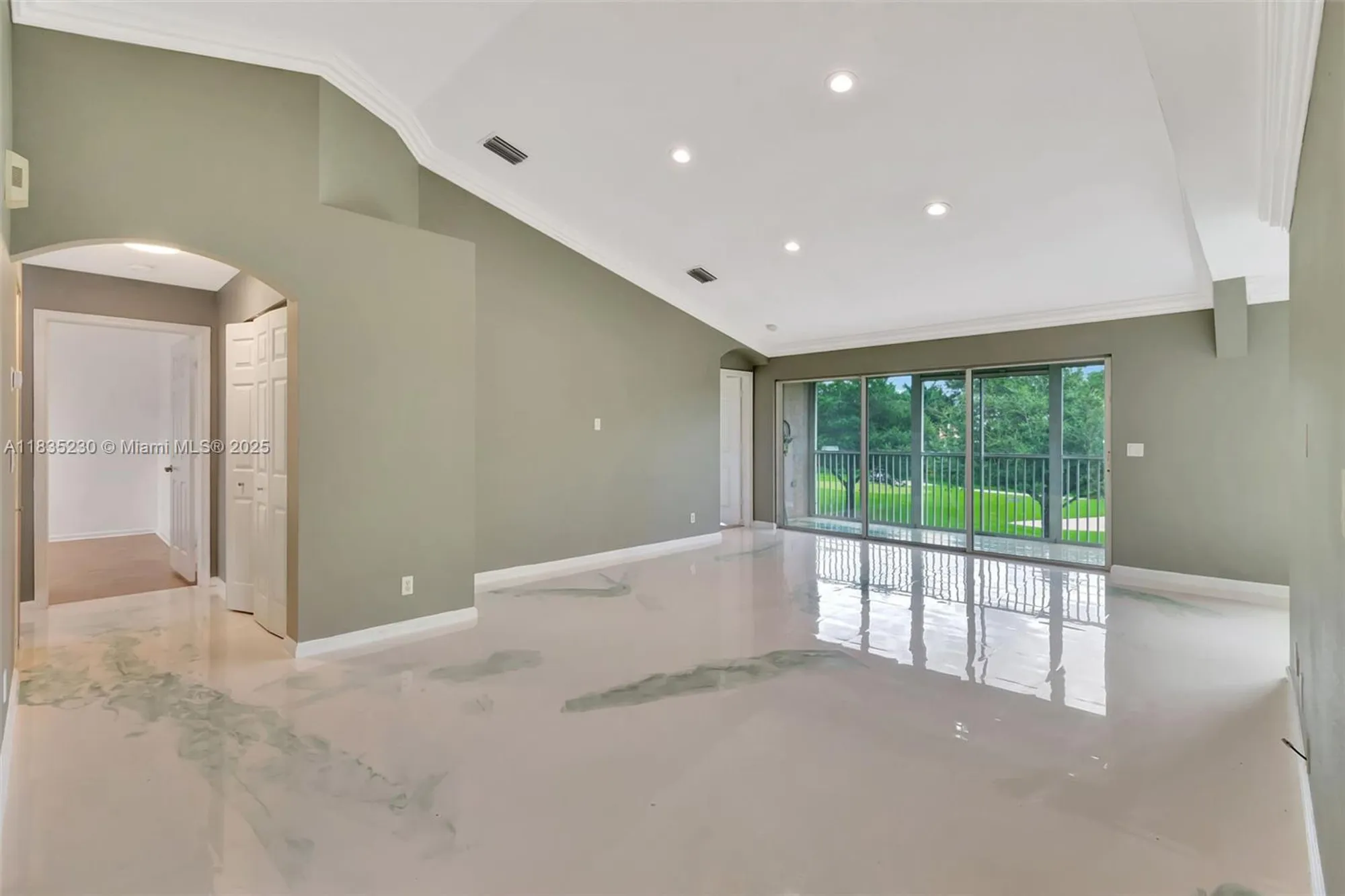 Property Slideshow image 24 of 82 | 8018 aberdeen dr 202, Boynton Beach, FL, 33472