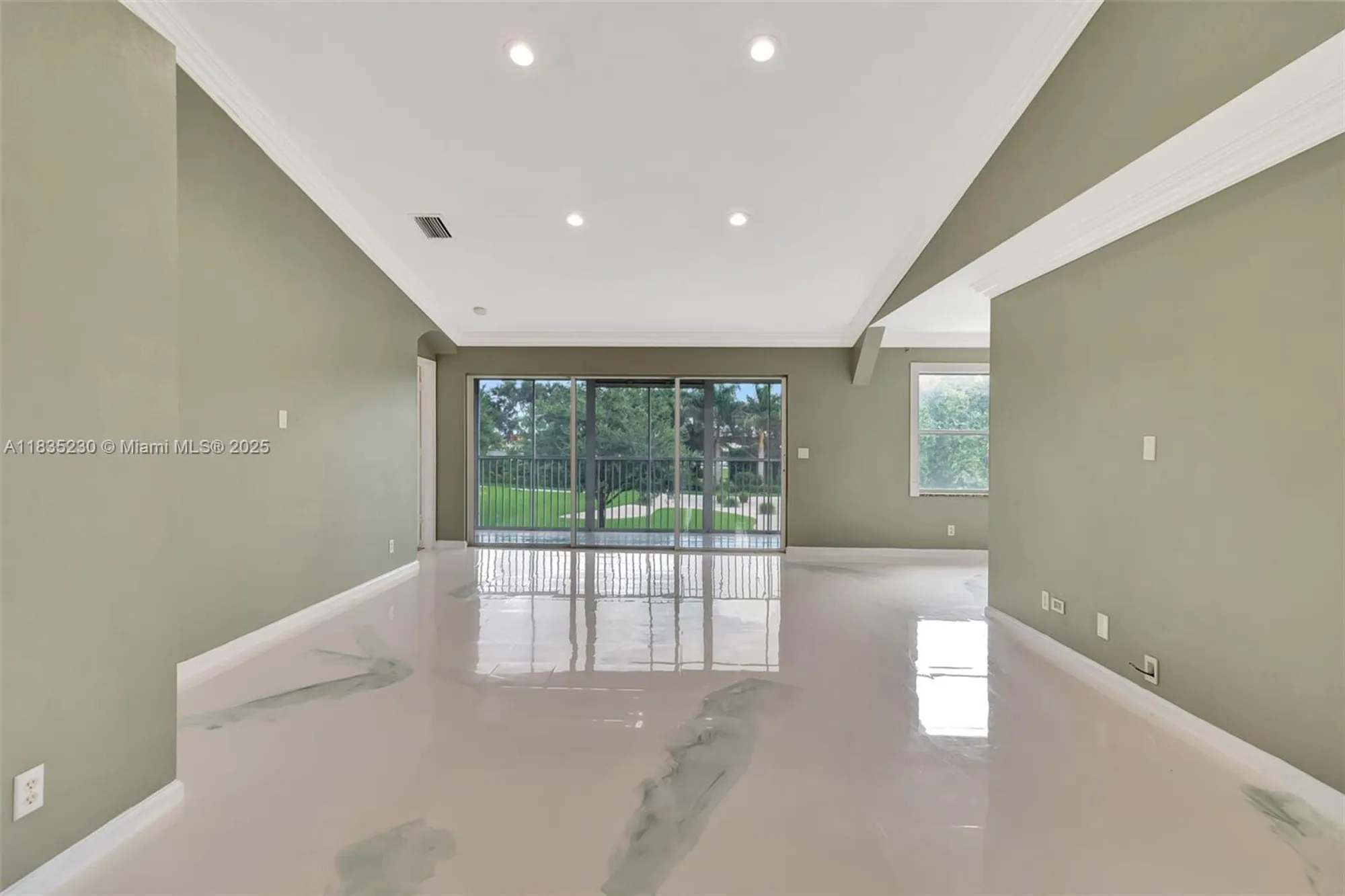 Property Slideshow image 25 of 82 | 8018 aberdeen dr 202, Boynton Beach, FL, 33472