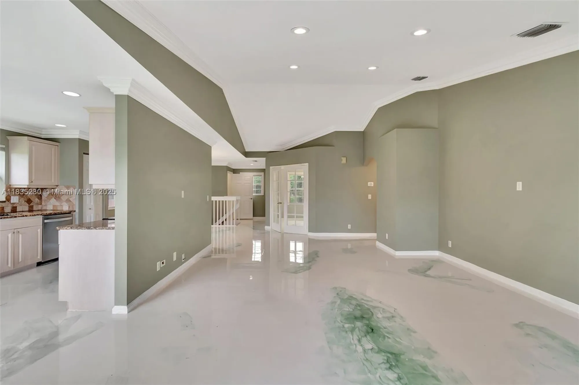 Property Slideshow image 27 of 82 | 8018 aberdeen dr 202, Boynton Beach, FL, 33472