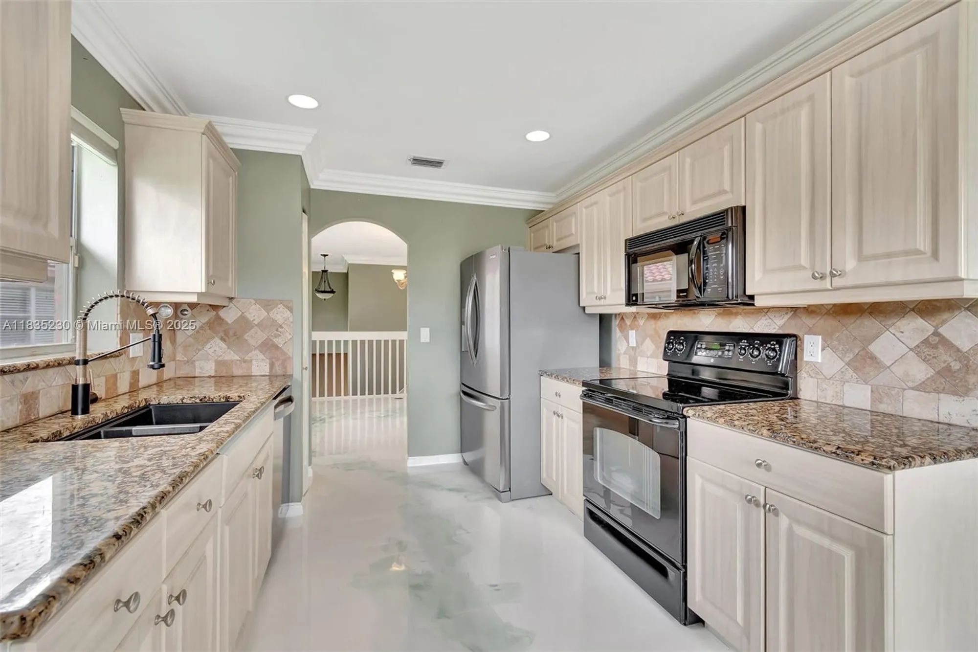 Property Slideshow image 34 of 82 | 8018 aberdeen dr 202, Boynton Beach, FL, 33472