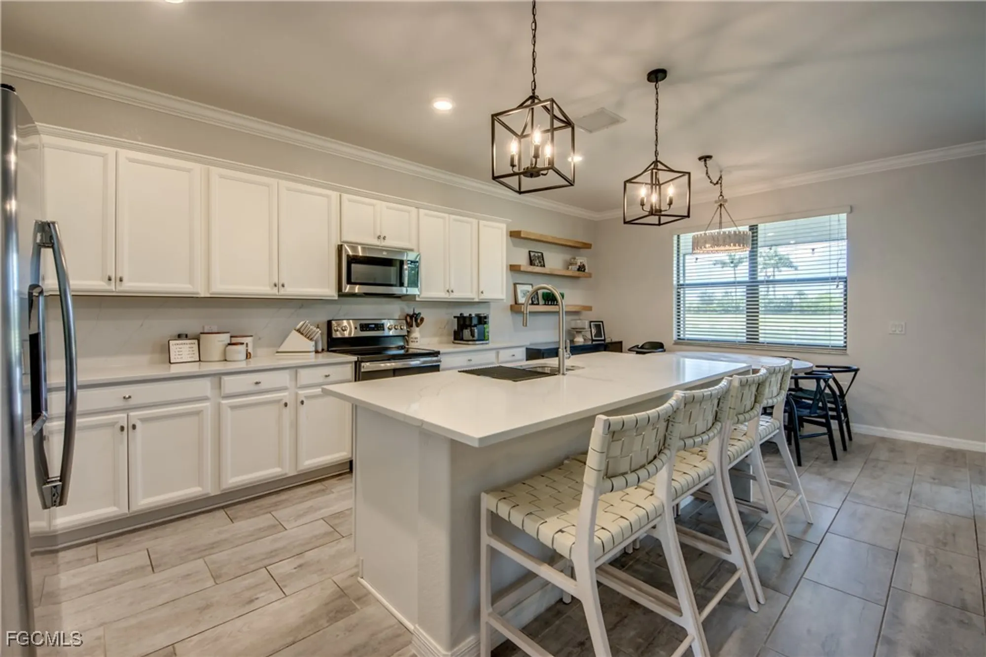 Property Slideshow image 10 of 48 | 11592 shady blossom dr, Fort Myers, FL, 33913