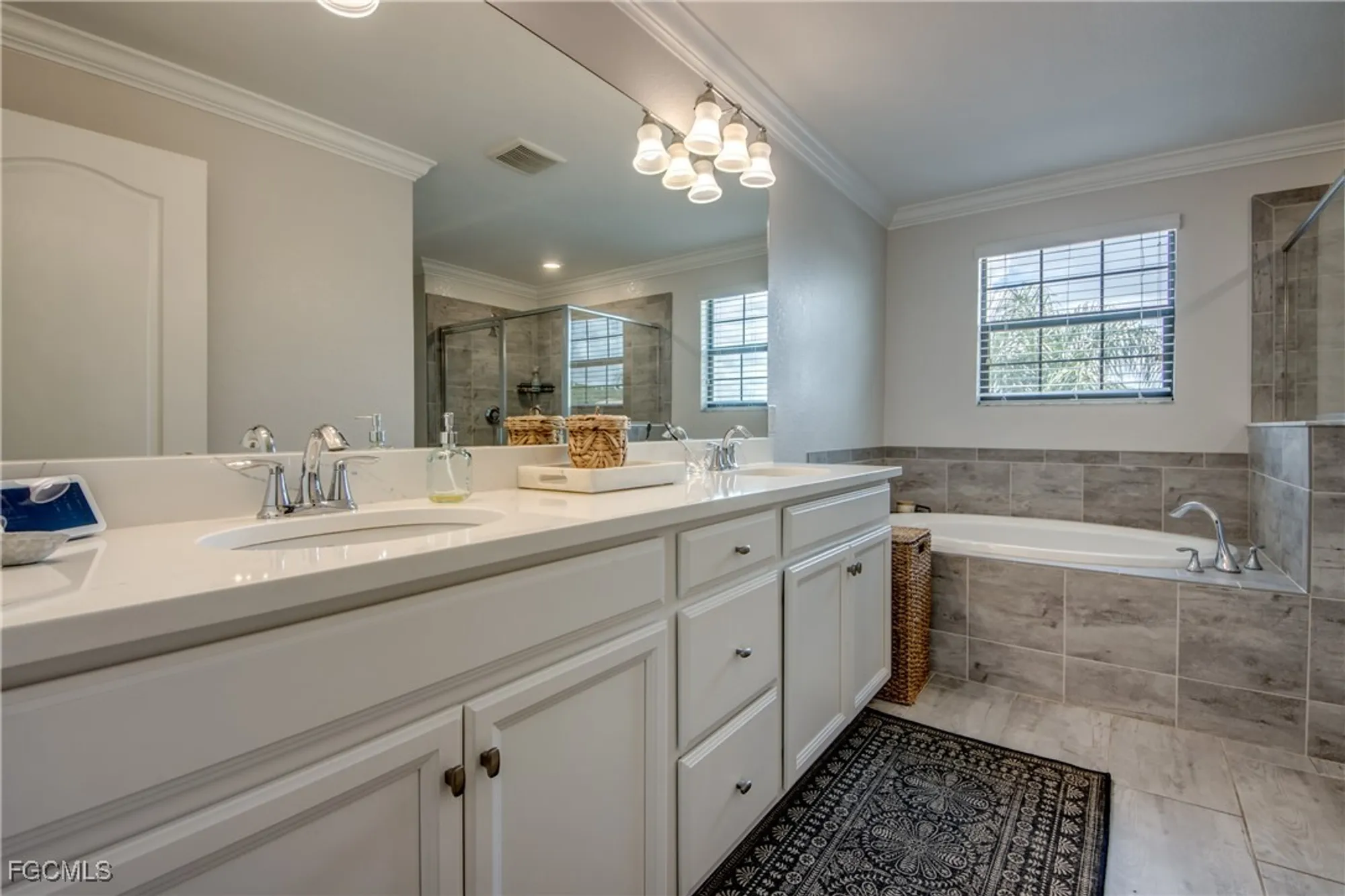 Property Slideshow image 21 of 48 | 11592 shady blossom dr, Fort Myers, FL, 33913