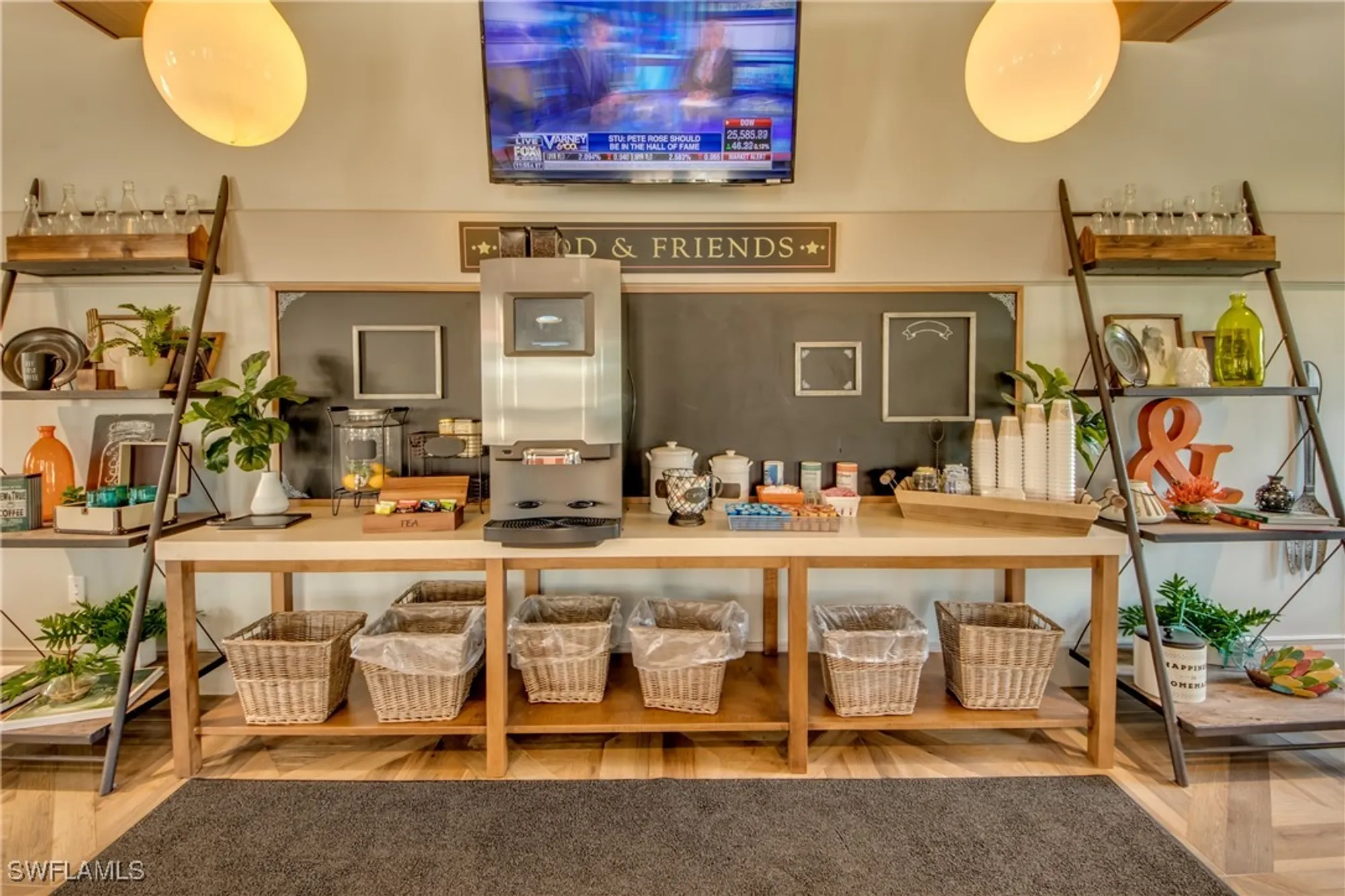 Property Slideshow image 36 of 48 | 11592 shady blossom dr, Fort Myers, FL, 33913