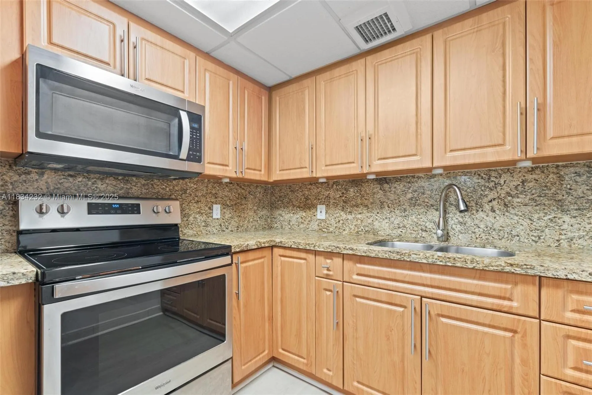 Property Slideshow image 10 of 21 | 800 sw 131st ave apt 406f, Pembroke Pines, FL, 33027