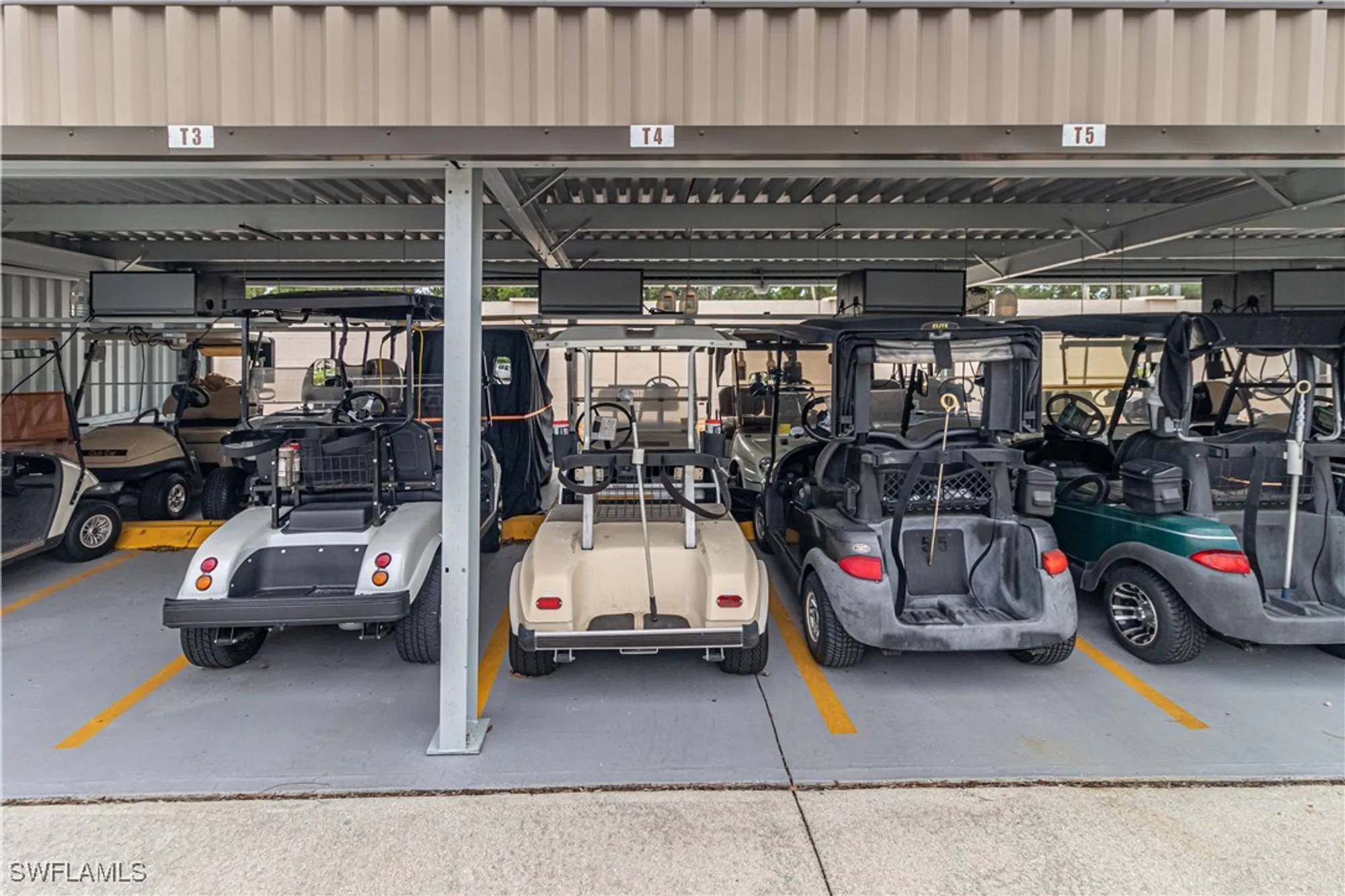 Property Slideshow image 12 of 34 | 7406 lake breeze dr 312, Fort Myers, FL, 33907