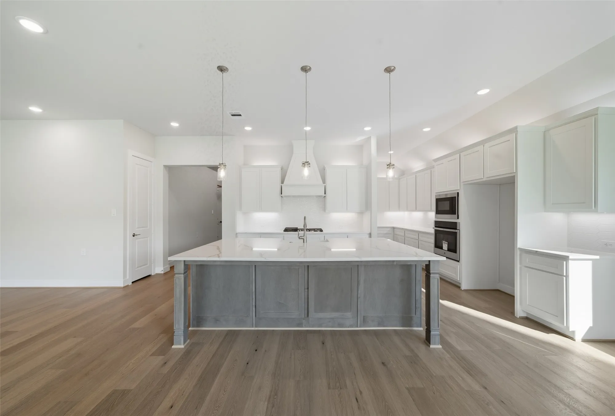 Property Slideshow image 11 of 49 | 21853 victory green way, Porter, TX, 77365