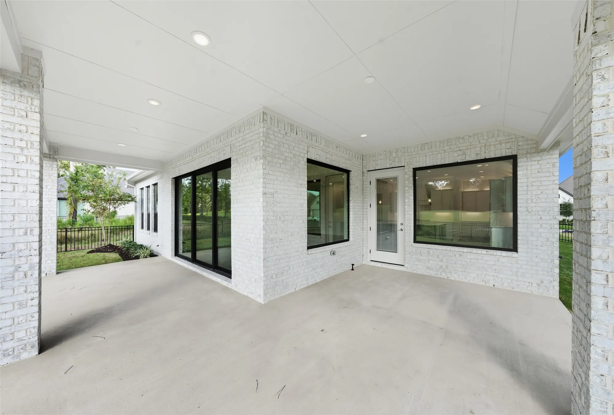 Property Slideshow image 38 of 49 | 21853 victory green way, Porter, TX, 77365