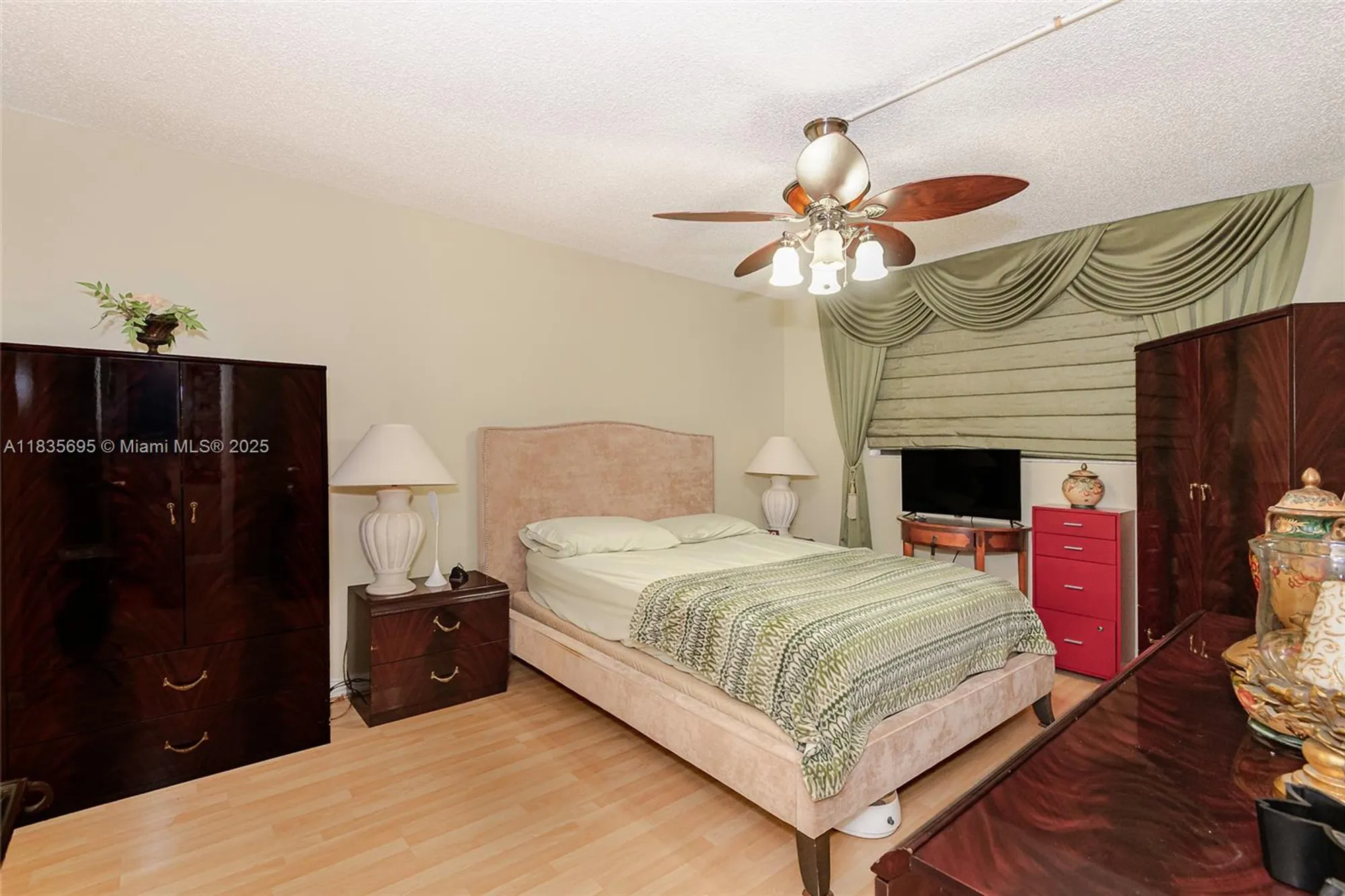 Property Slideshow image 16 of 26 | 901 colony point cir 107, Pembroke Pines, FL, 33026