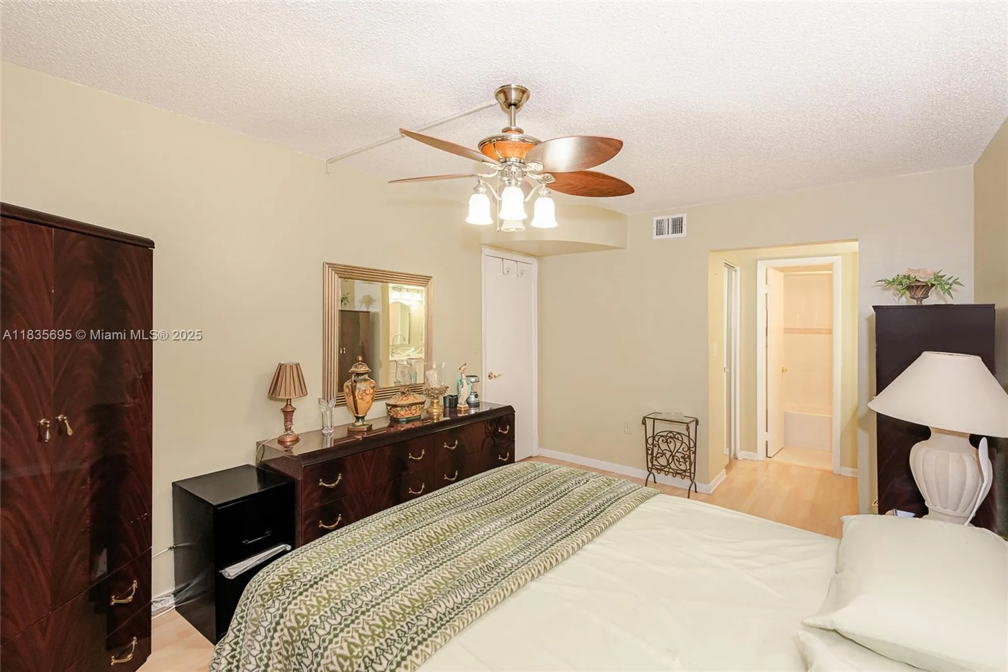 Property Slideshow image 18 of 26 | 901 colony point cir 107, Pembroke Pines, FL, 33026