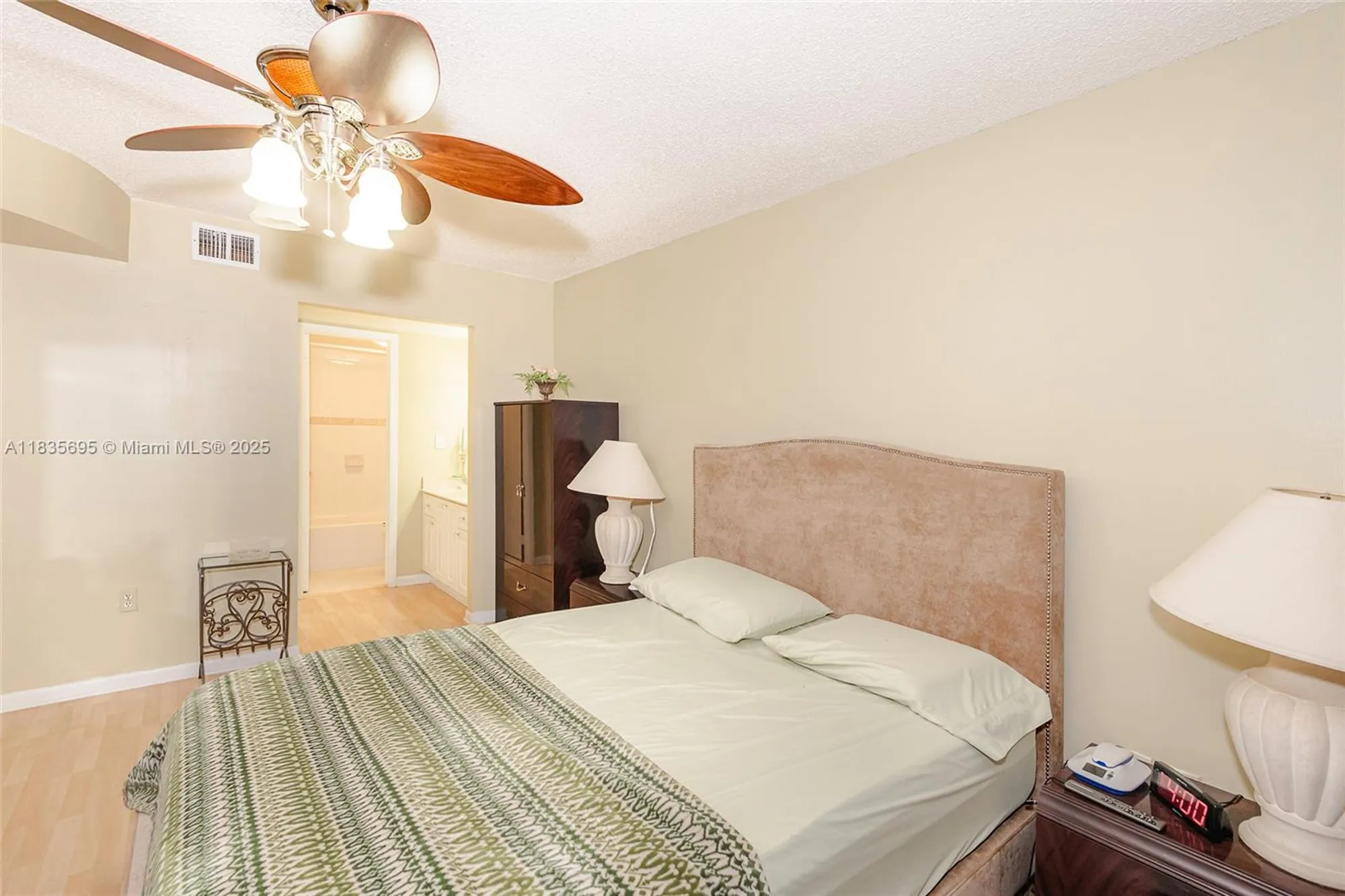 Property Slideshow image 19 of 26 | 901 colony point cir 107, Pembroke Pines, FL, 33026
