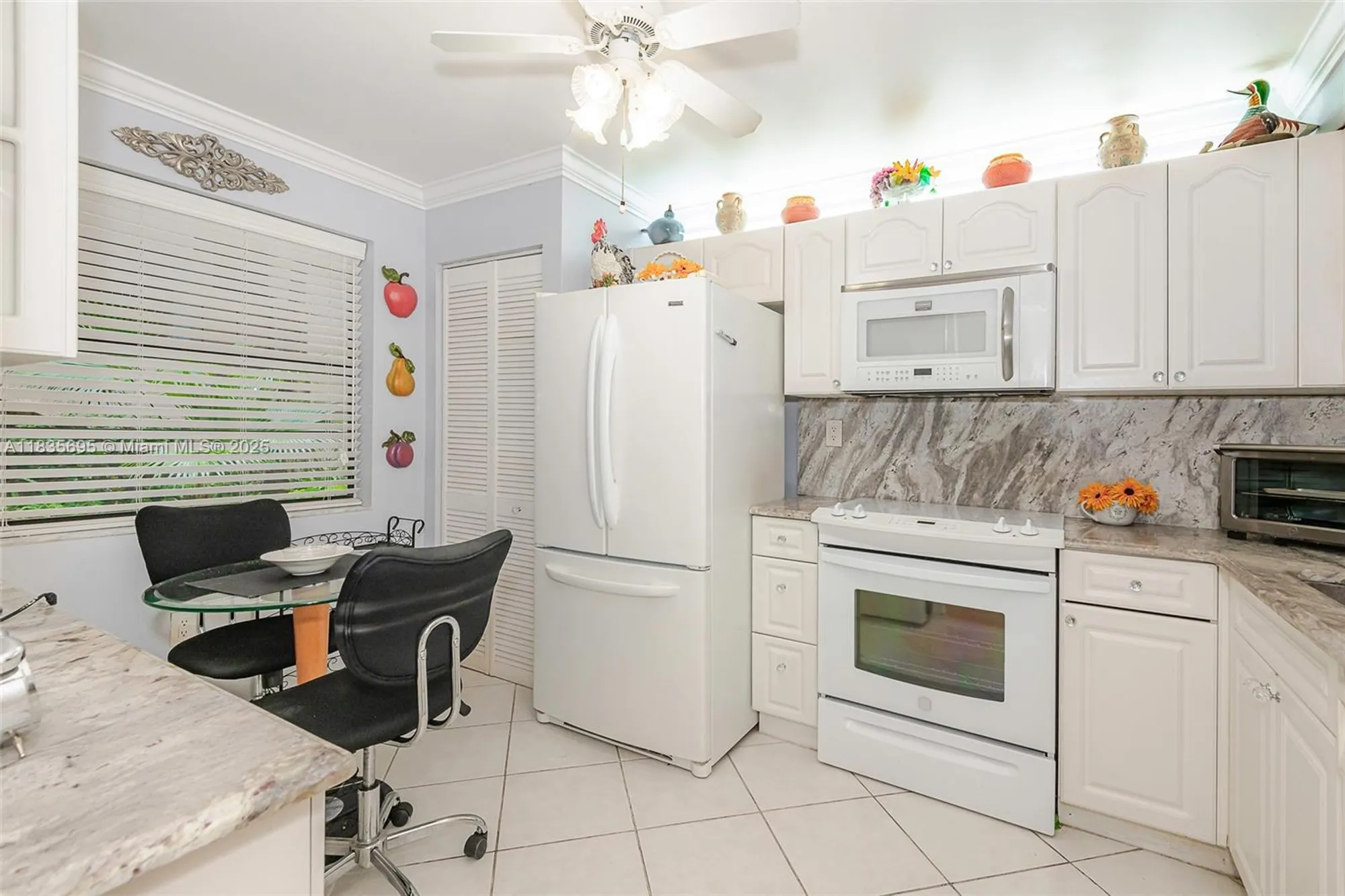 Property Slideshow image 11 of 26 | 901 colony point cir 107, Pembroke Pines, FL, 33026