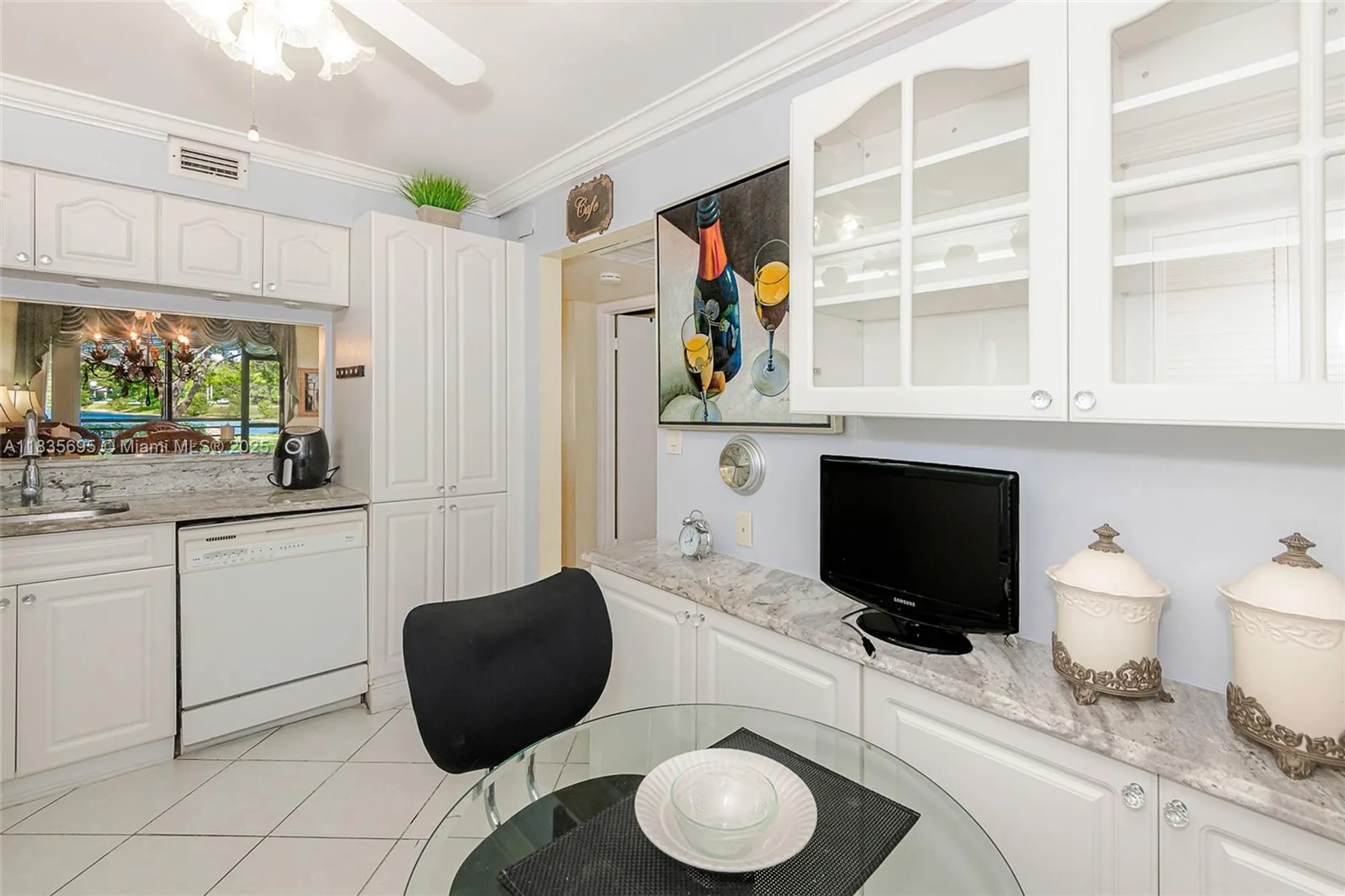 Property Slideshow image 12 of 26 | 901 colony point cir 107, Pembroke Pines, FL, 33026
