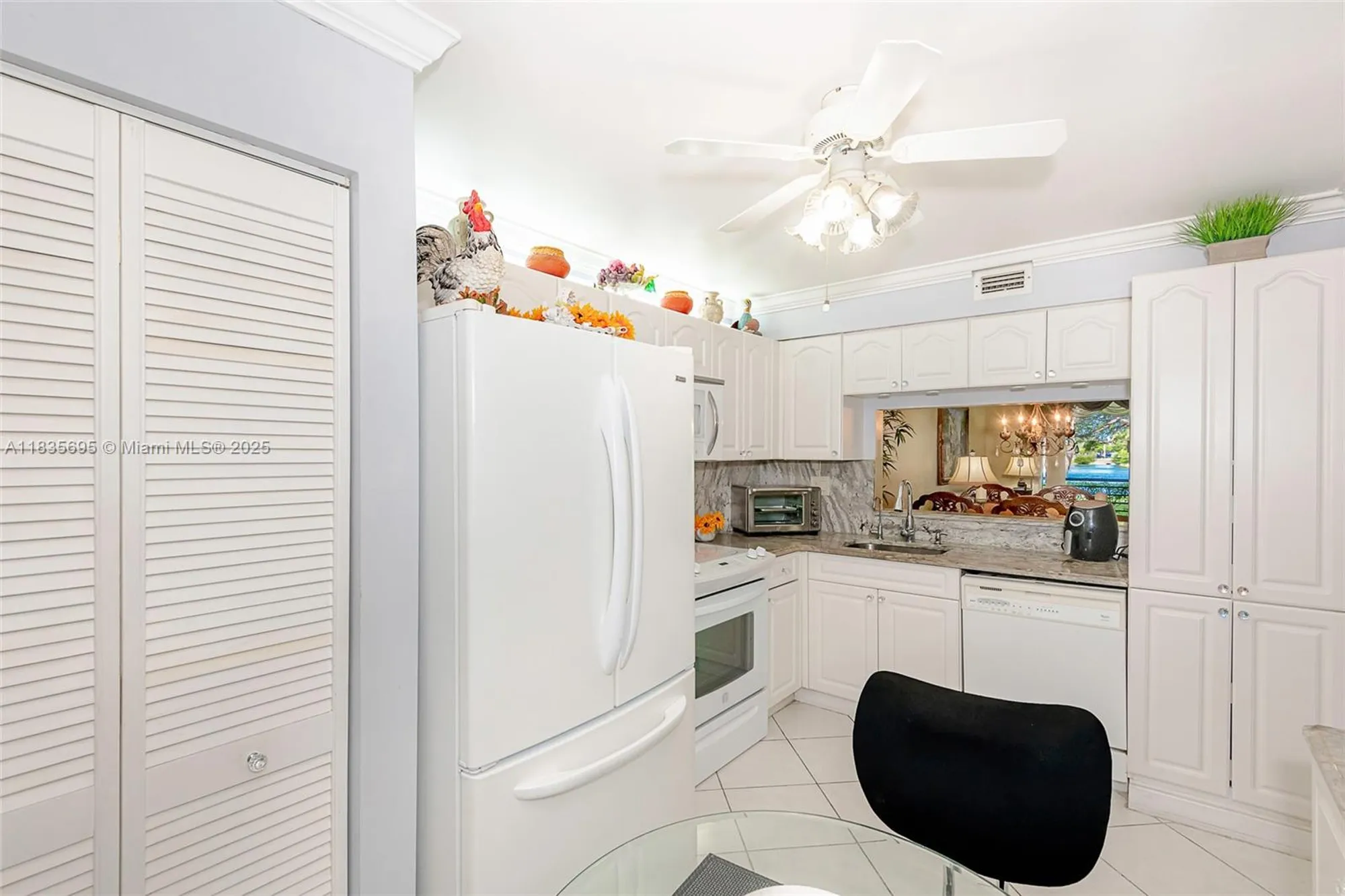 Property Slideshow image 13 of 26 | 901 colony point cir 107, Pembroke Pines, FL, 33026