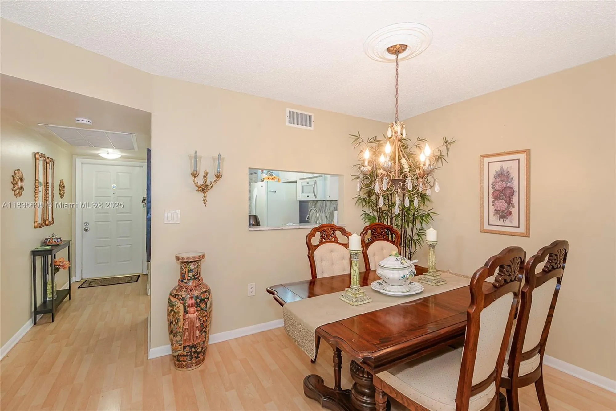 Property Slideshow image 8 of 26 | 901 colony point cir 107, Pembroke Pines, FL, 33026