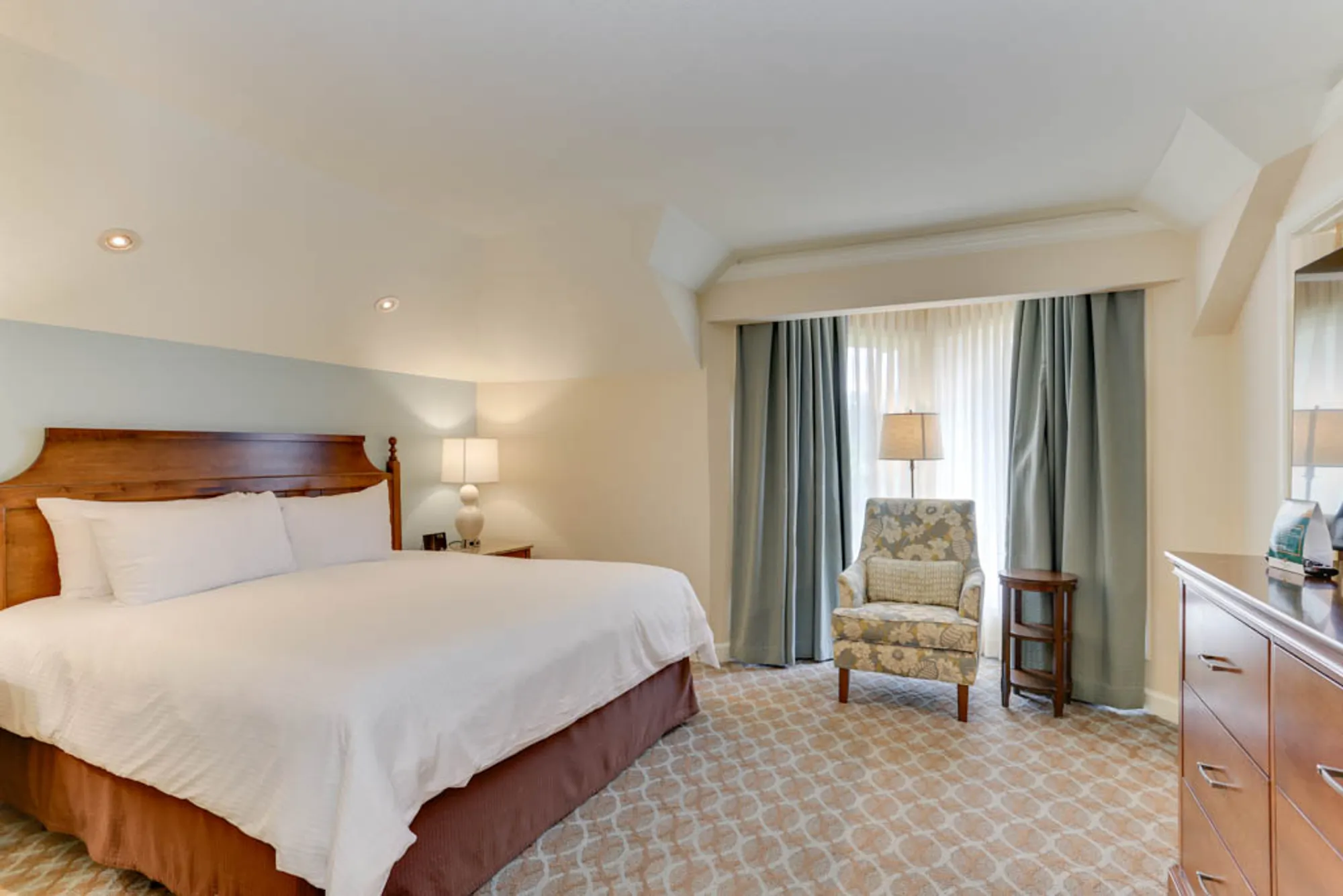 Property Slideshow image 14 of 28 | 215 padgetts ordinary, Williamsburg, VA, 23185