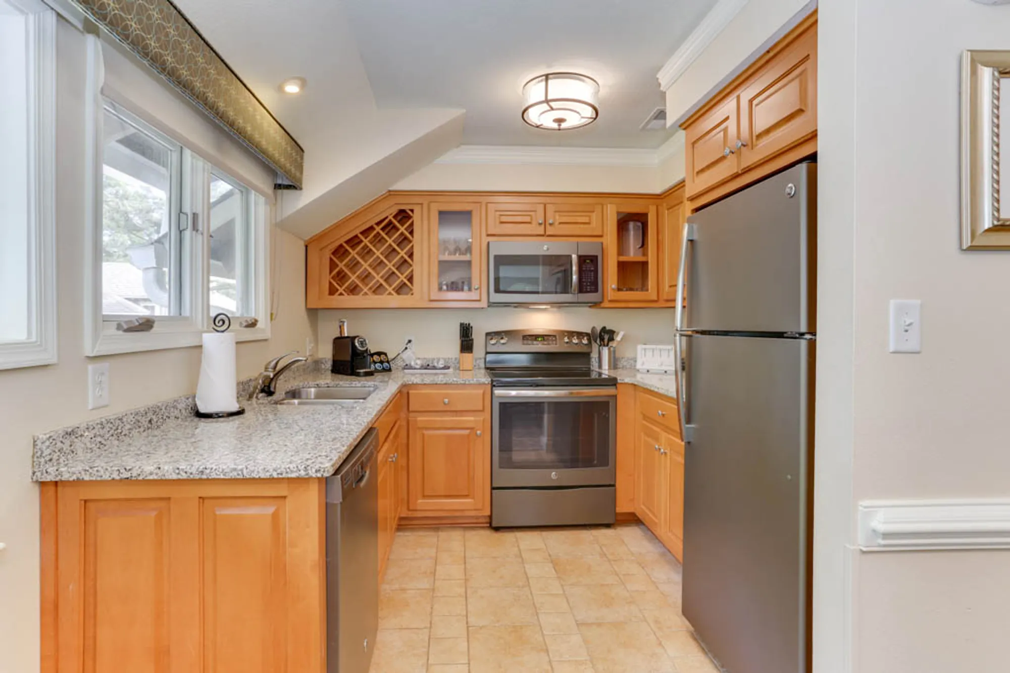 Property Slideshow image 12 of 28 | 215 padgetts ordinary, Williamsburg, VA, 23185