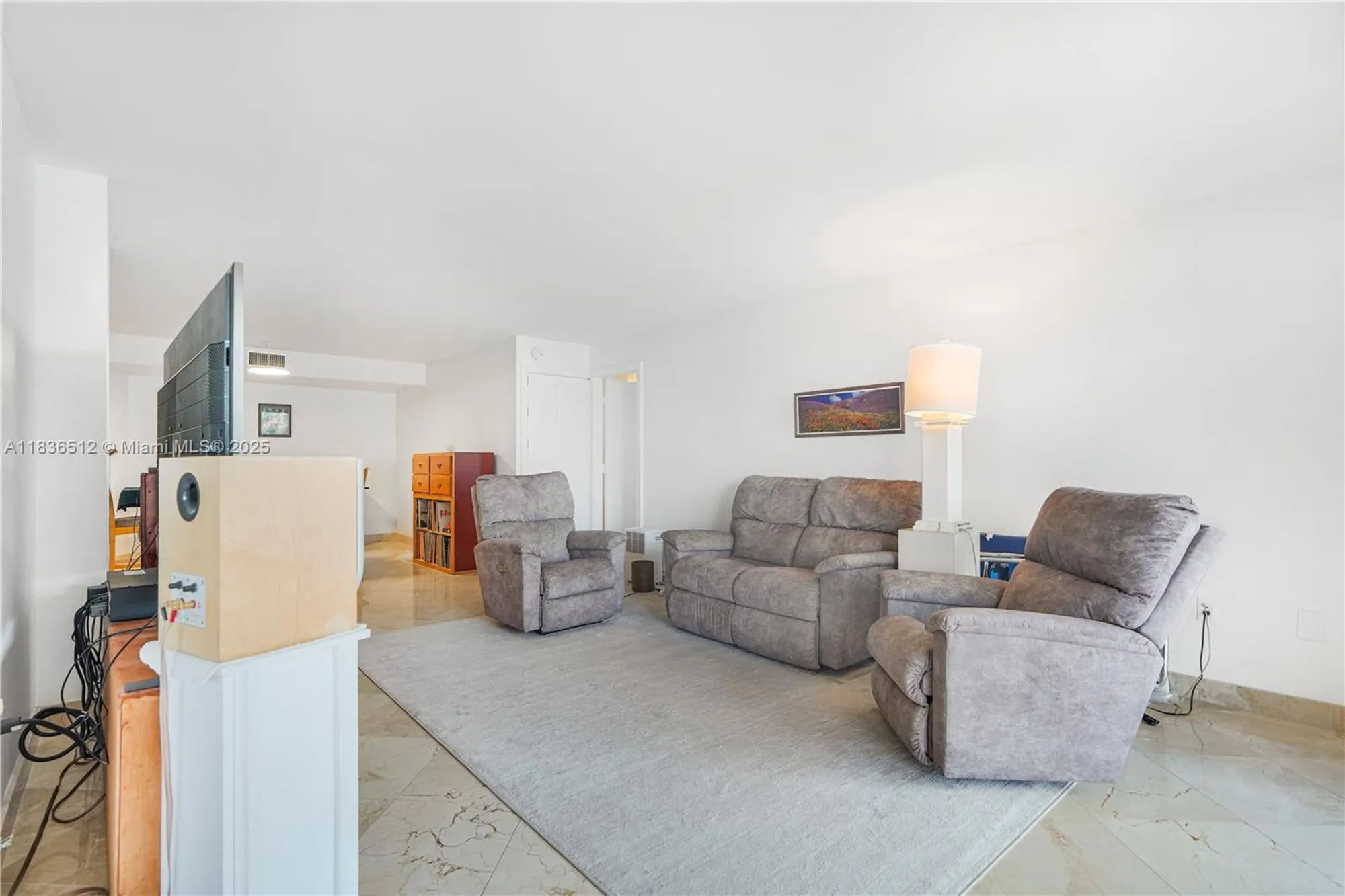 Property Slideshow image 11 of 44 | 1201 s ocean dr 410s, Hollywood, FL, 33019