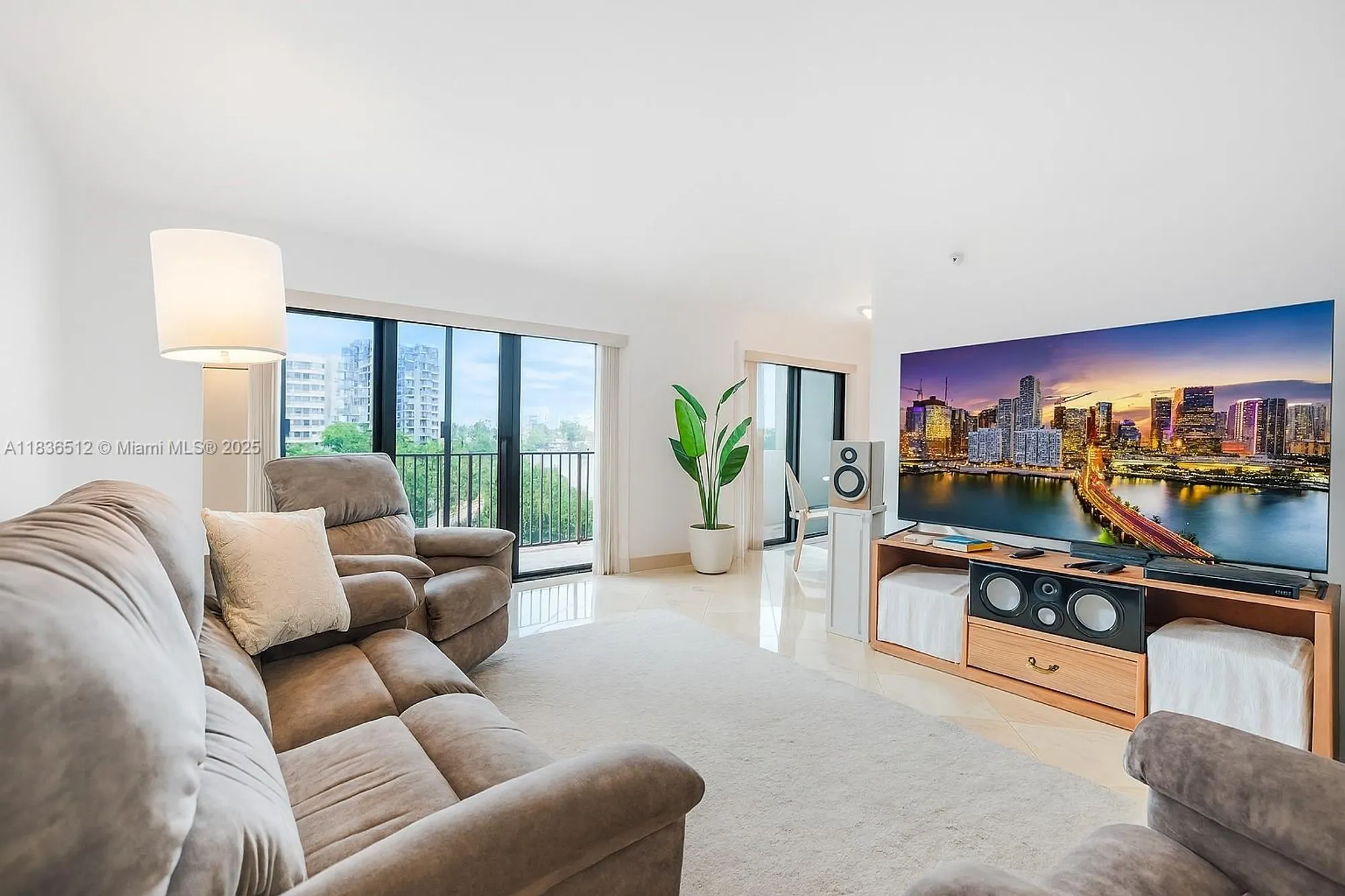 Property Slideshow image 2 of 44 | 1201 s ocean dr 410s, Hollywood, FL, 33019