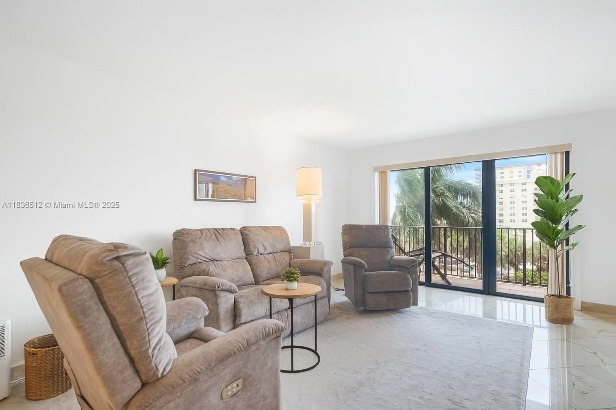 Property Slideshow image 4 of 44 | 1201 s ocean dr 410s, Hollywood, FL, 33019