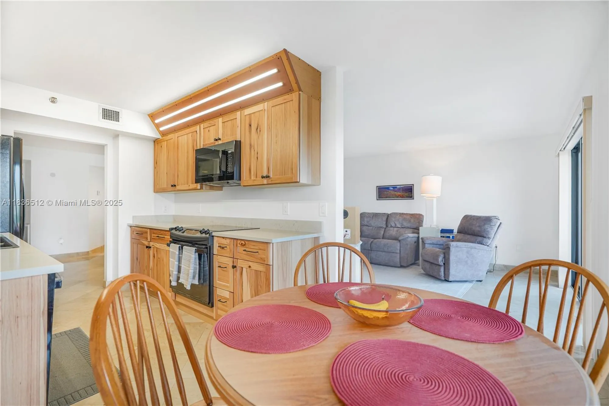 Property Slideshow image 9 of 44 | 1201 s ocean dr 410s, Hollywood, FL, 33019