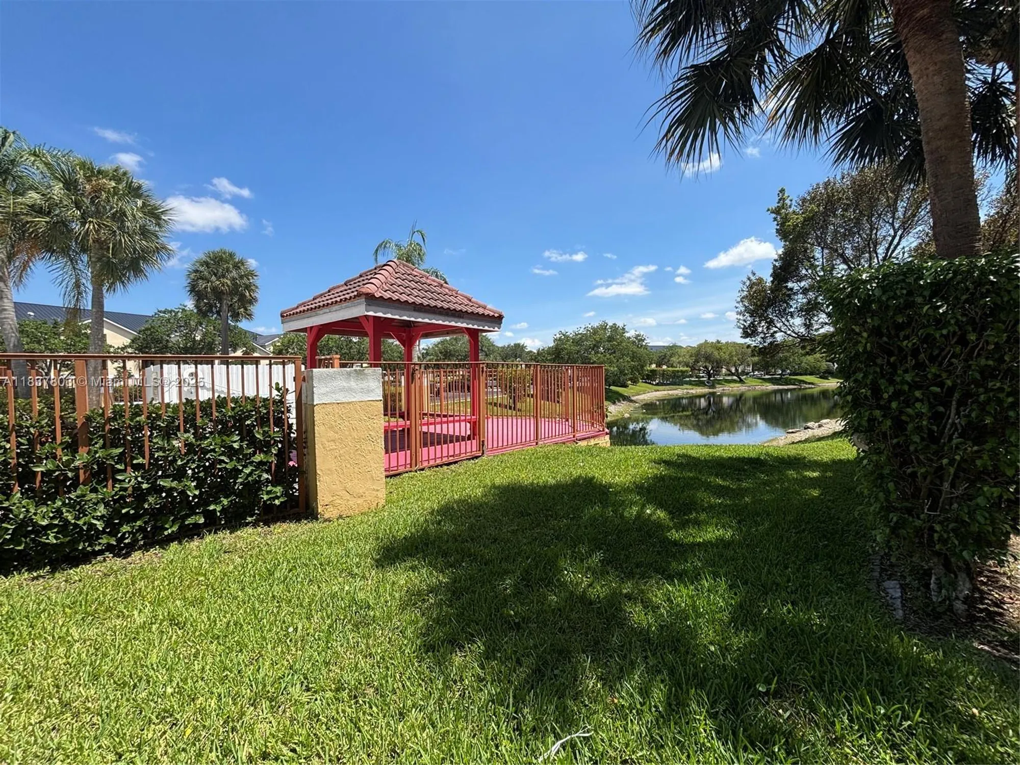 Property Slideshow image 3 of 8 | 7640 westwood dr apt 406, Tamarac, FL, 33321