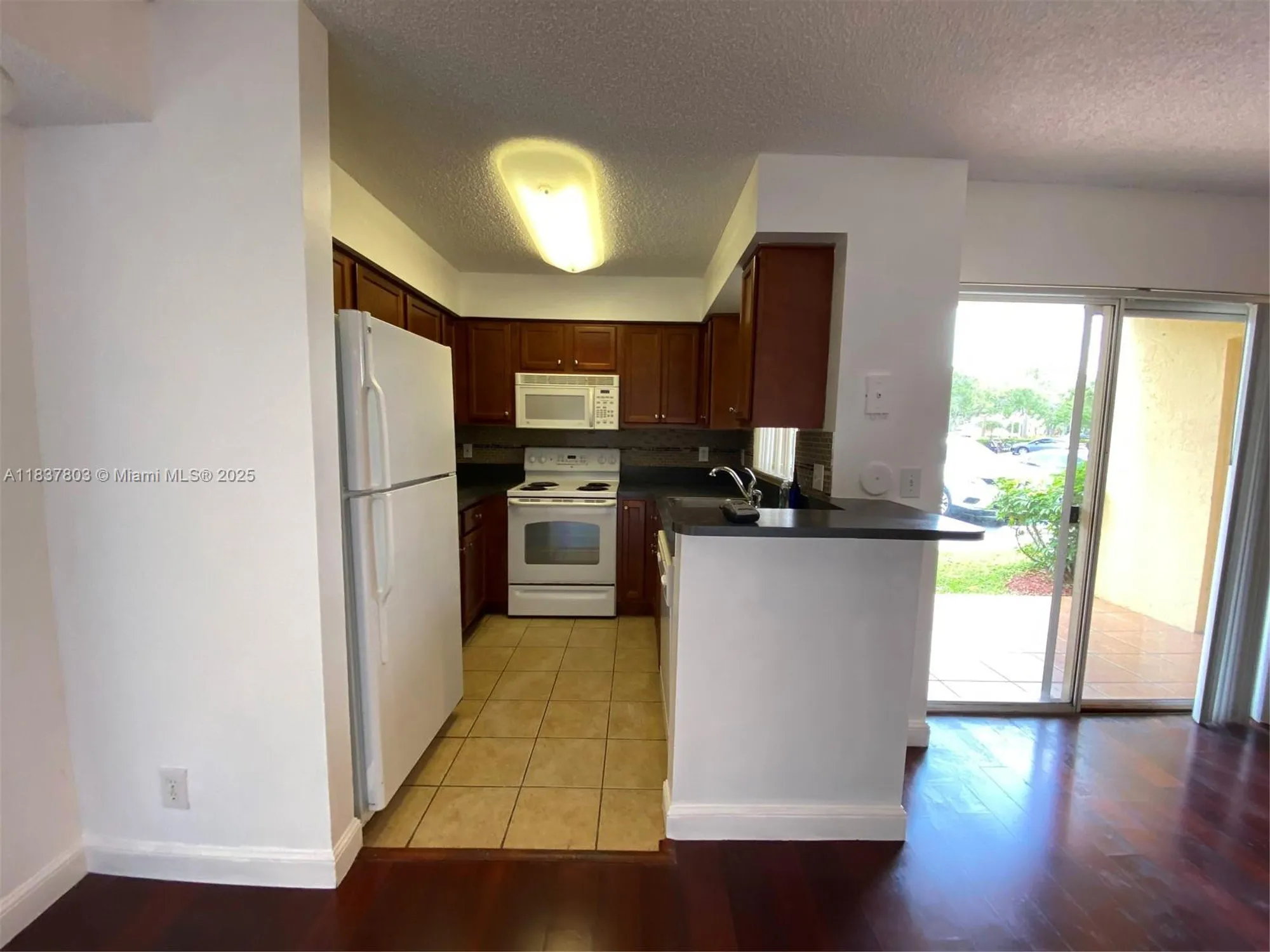 Property Slideshow image 5 of 8 | 7640 westwood dr apt 406, Tamarac, FL, 33321