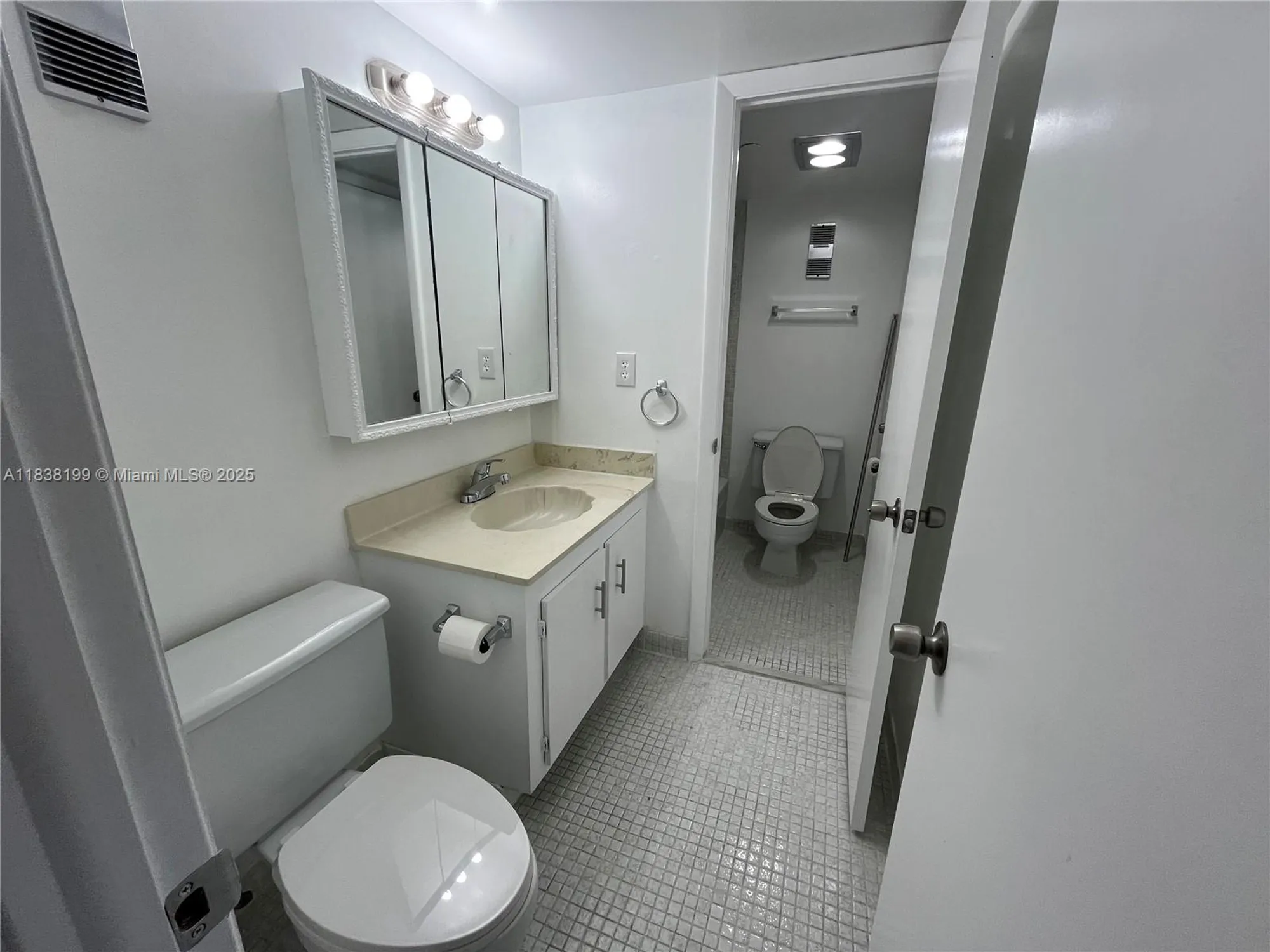 Property Slideshow image 10 of 31 | 1300 saint charles pl 613, Pembroke Pines, FL, 33026