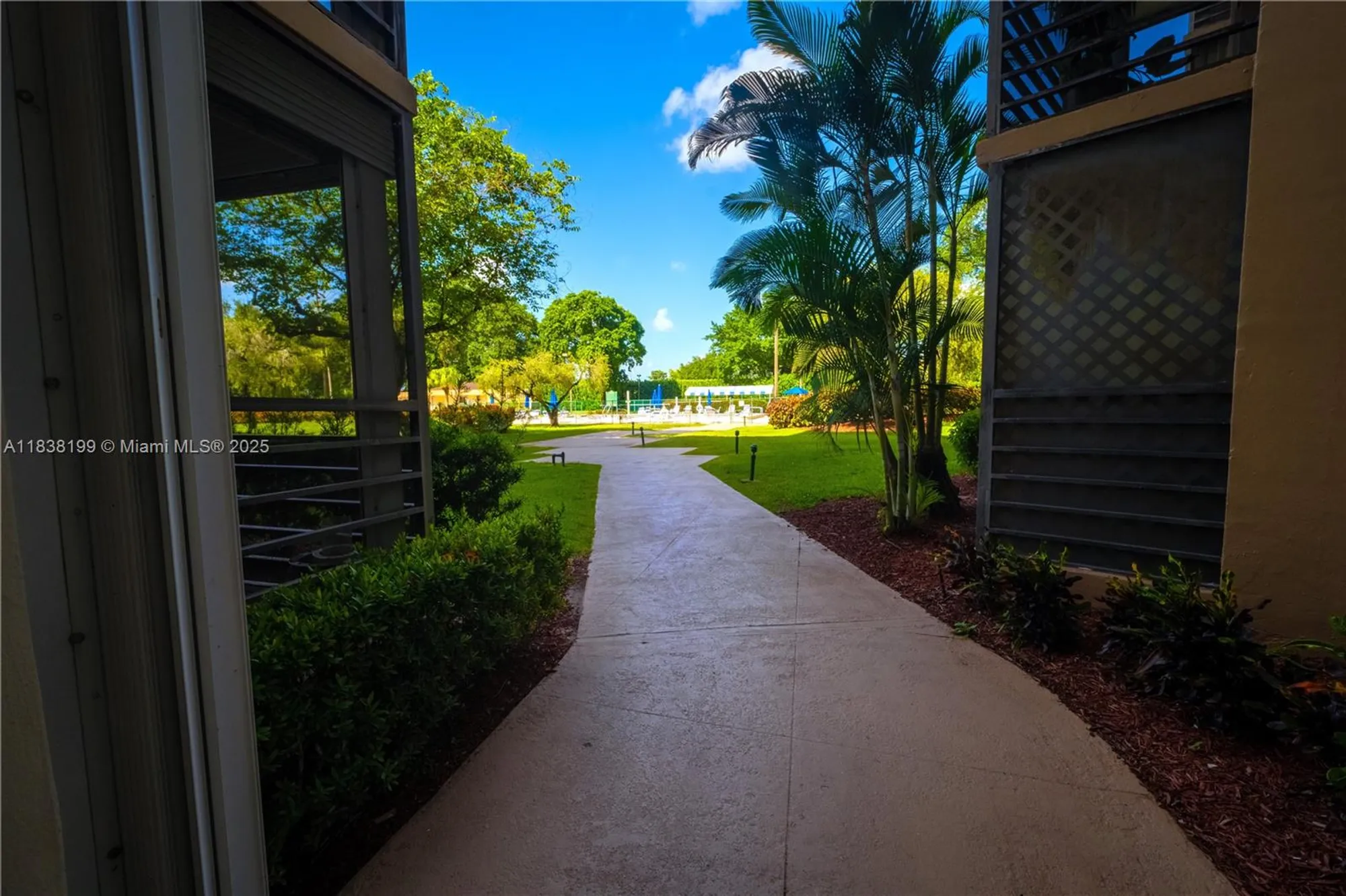 Property Slideshow image 24 of 31 | 1300 saint charles pl 613, Pembroke Pines, FL, 33026
