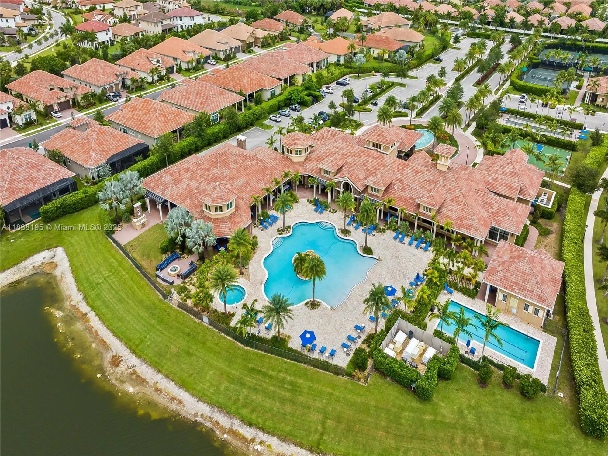 Property Slideshow image 34 of 51 | 9549 kalmar cir, Parkland, FL, 33076