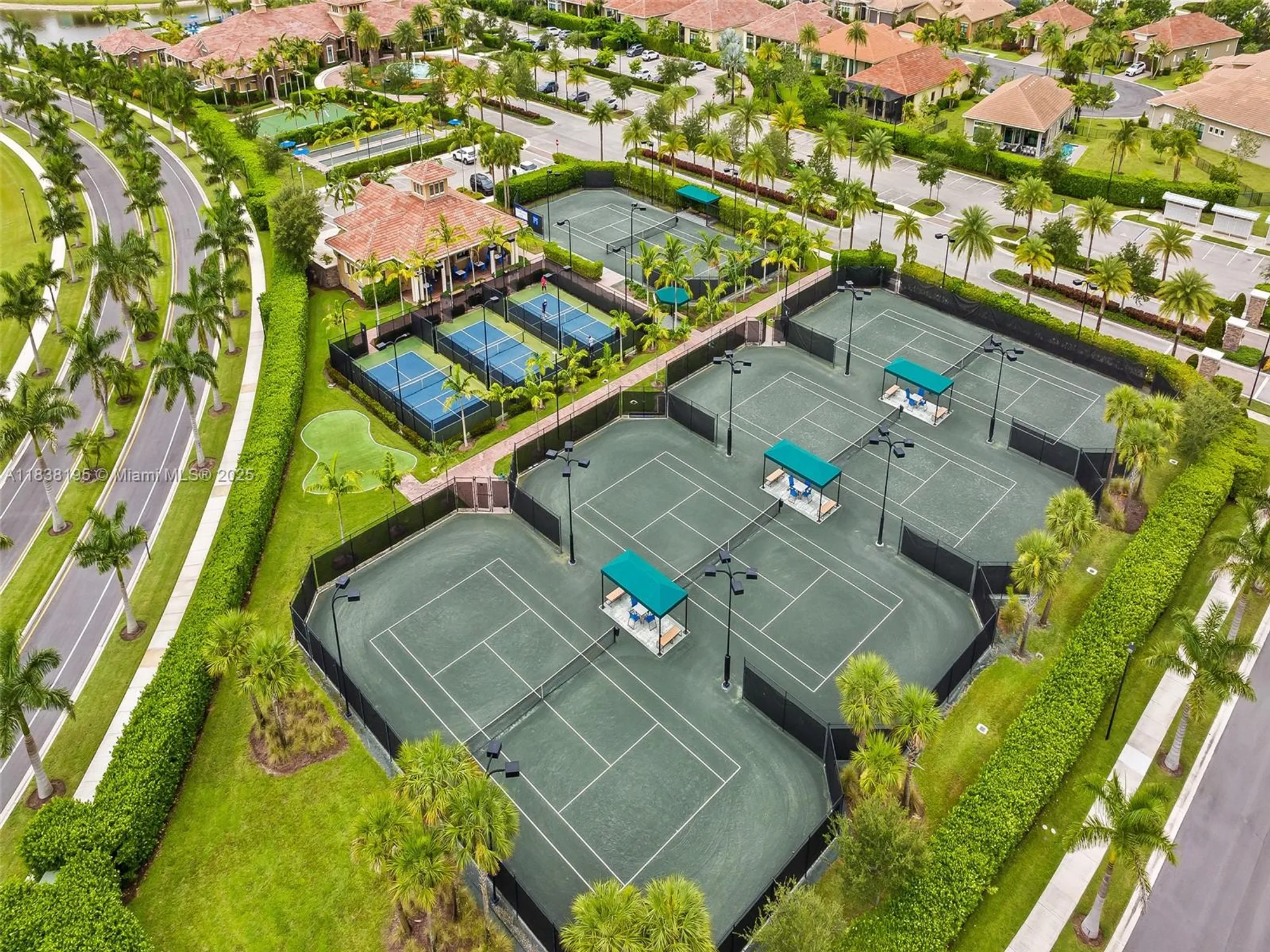 Property Slideshow image 36 of 51 | 9549 kalmar cir, Parkland, FL, 33076