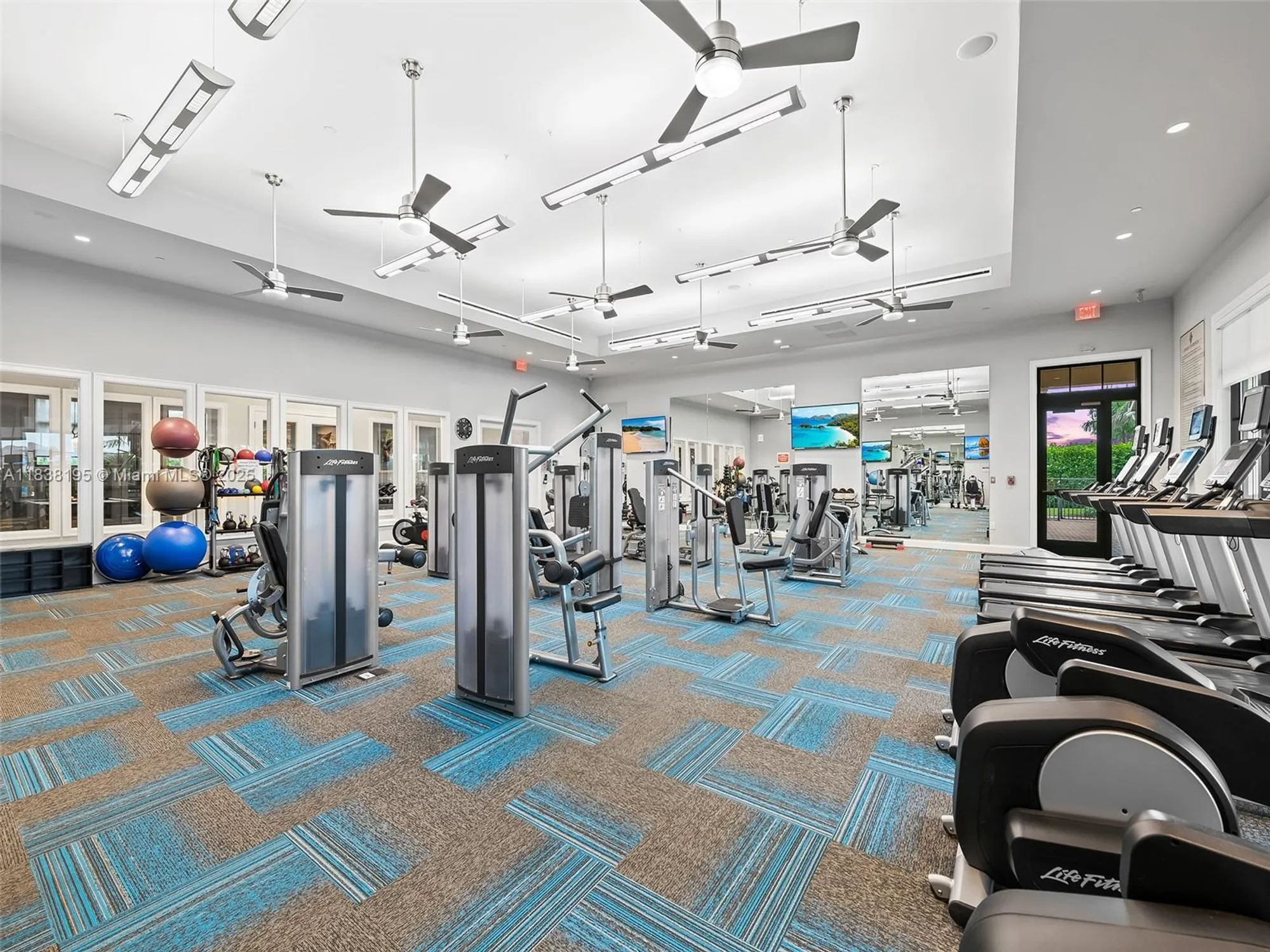 Property Slideshow image 43 of 51 | 9549 kalmar cir, Parkland, FL, 33076