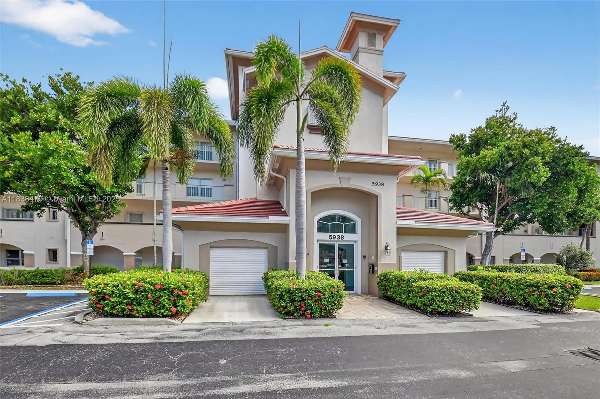 Property Slideshow image 1 of 61 | 5938 crystal shores dr 103, Boynton Beach, FL, 33437