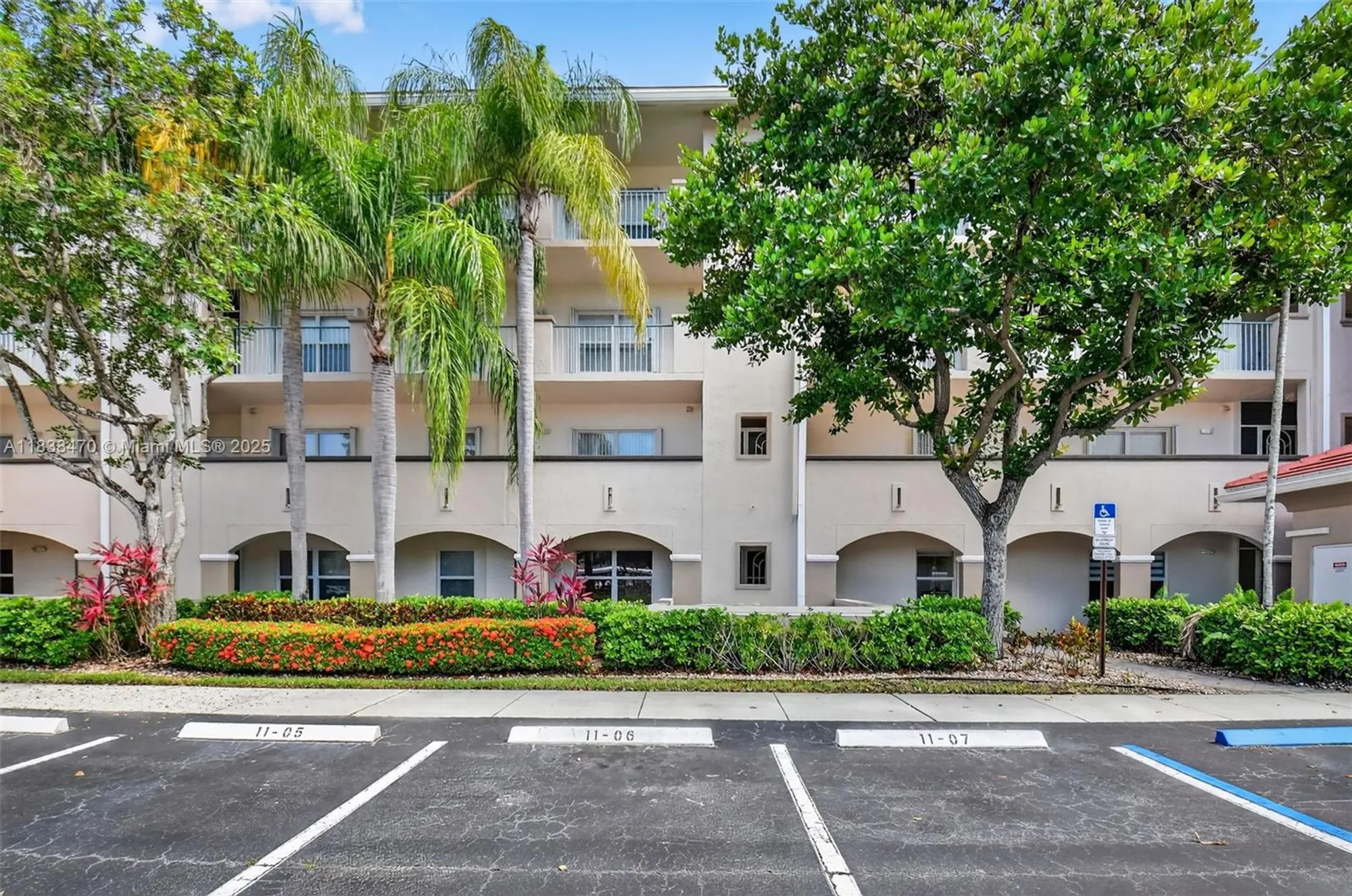 Property Slideshow image 2 of 61 | 5938 crystal shores dr 103, Boynton Beach, FL, 33437