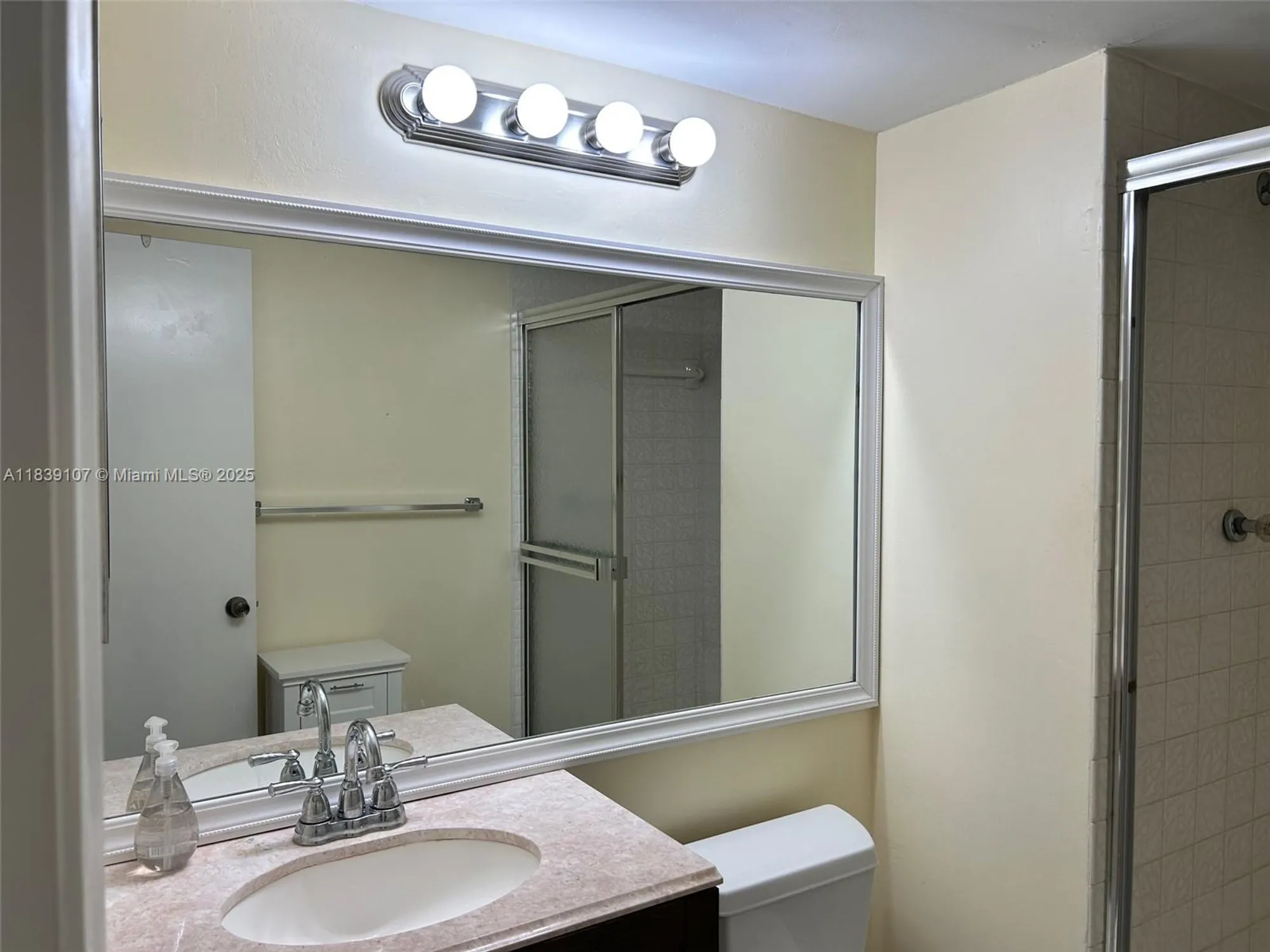Property Slideshow image 28 of 67 | 371 s hollybrook dr 308, Pembroke Pines, FL, 33025