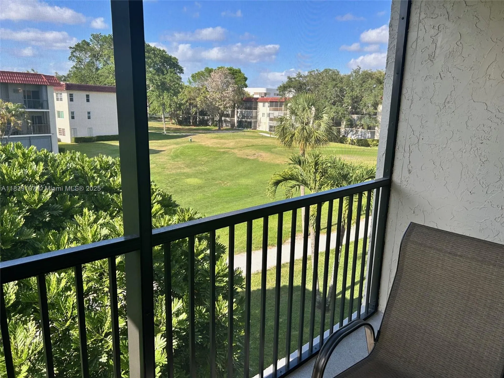 Property Slideshow image 4 of 67 | 371 s hollybrook dr 308, Pembroke Pines, FL, 33025
